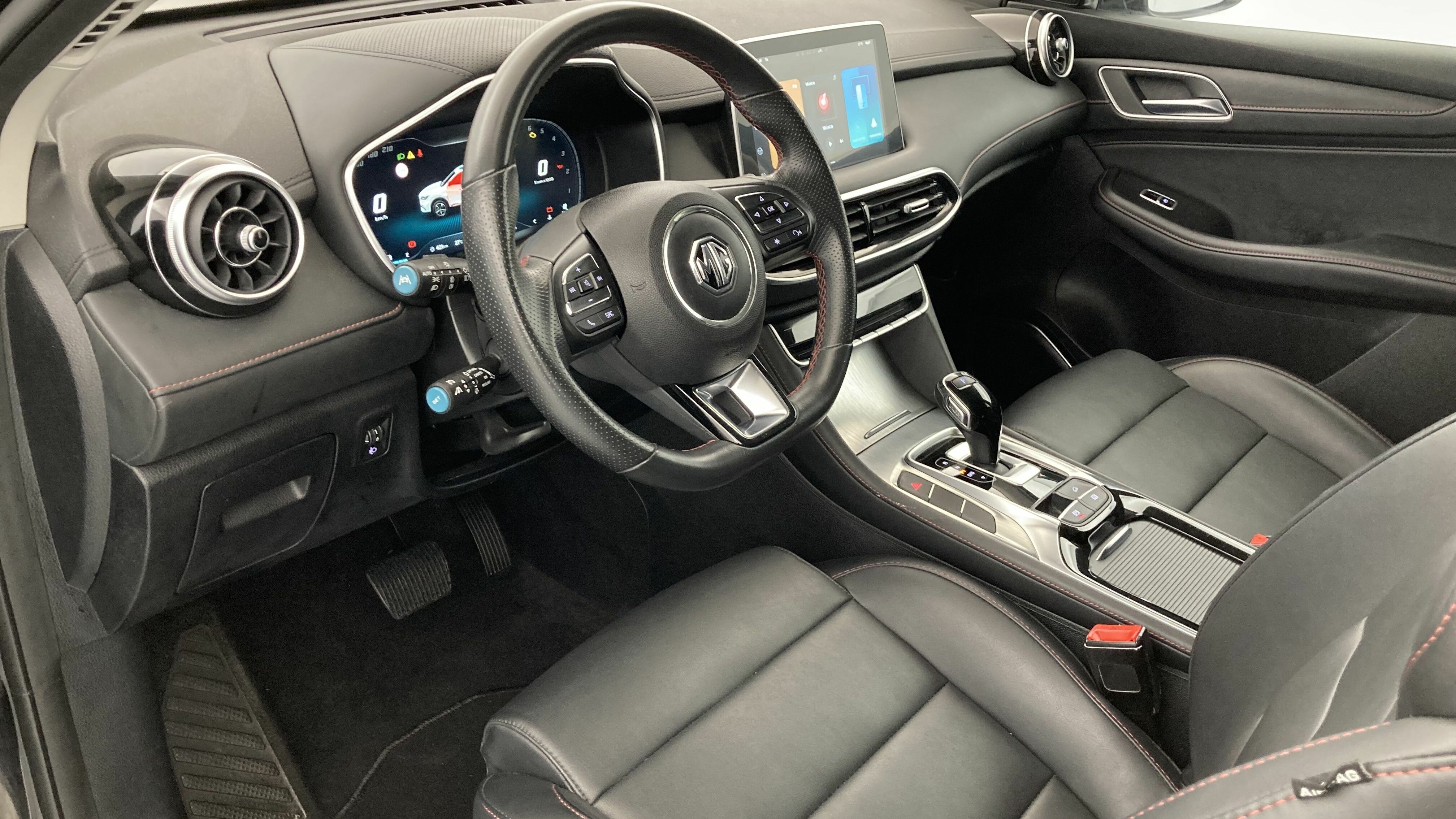 mg hs comfort 1.5 T-GDI 162 AT 2023 pebble black - pbc 16