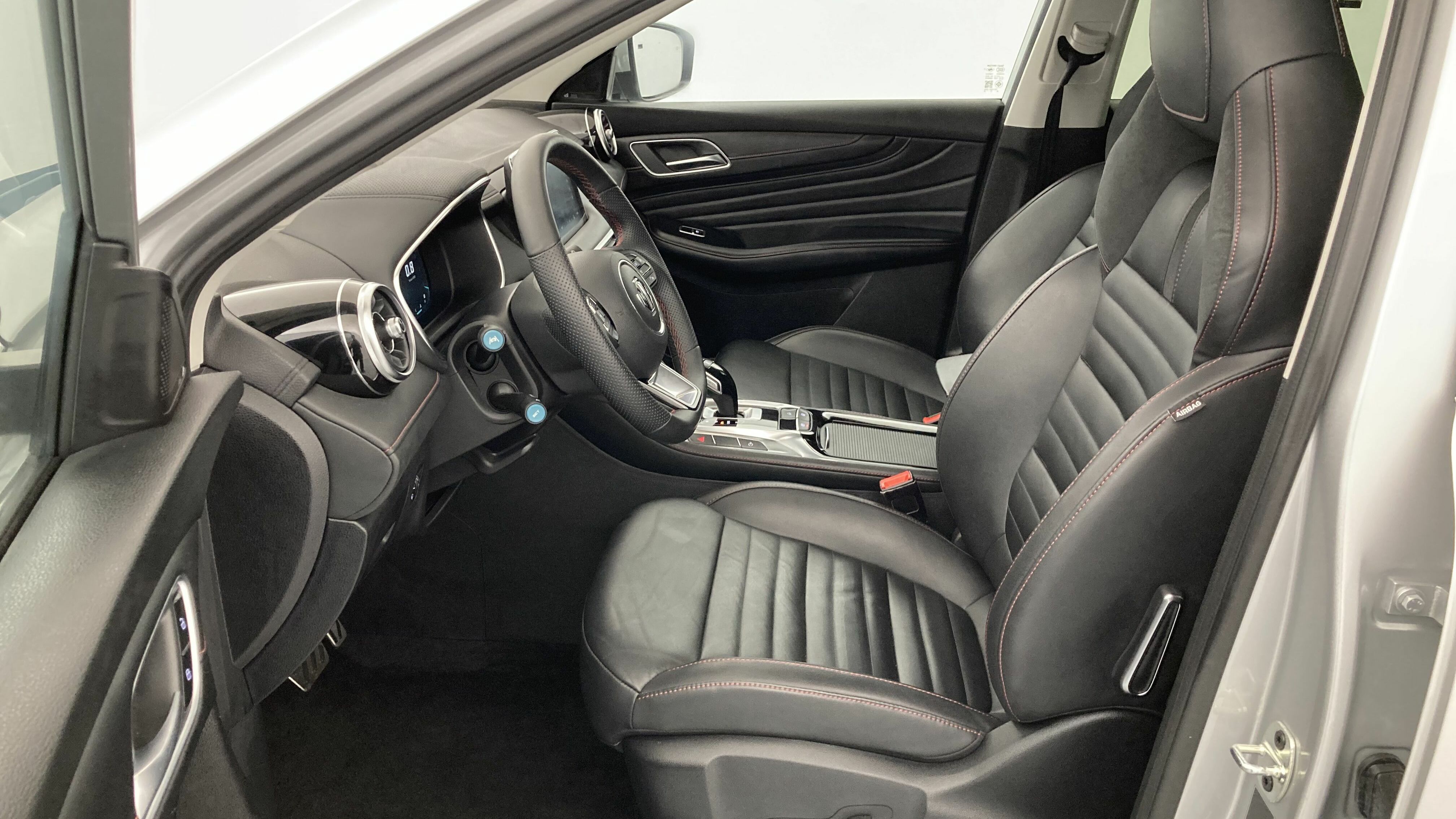 mg hs luxury 1.5 T-GDI 162 AT 2024 medal silver 14