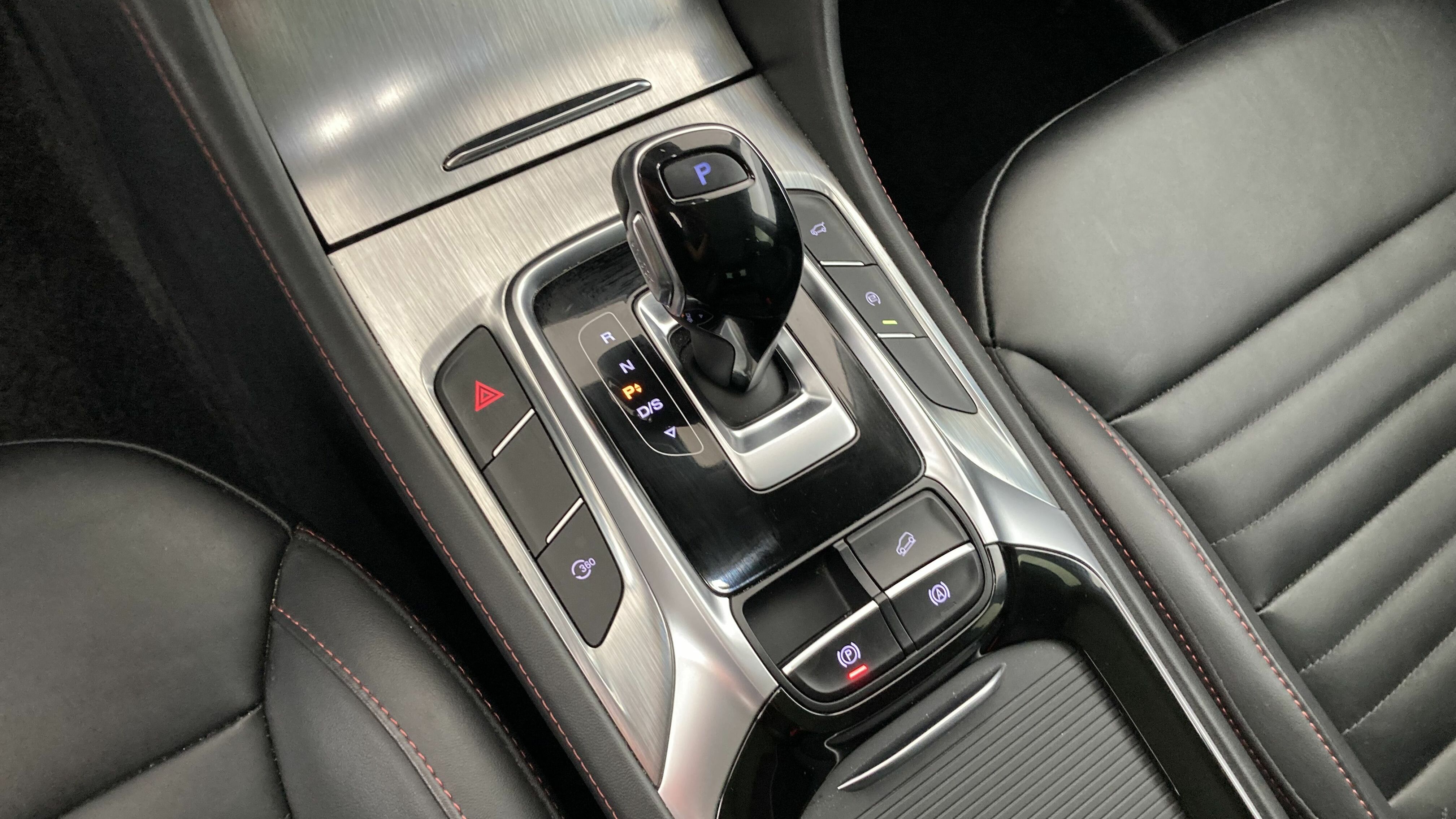 mg hs luxury 1.5 T-GDI 162 AT 2024 medal silver 19