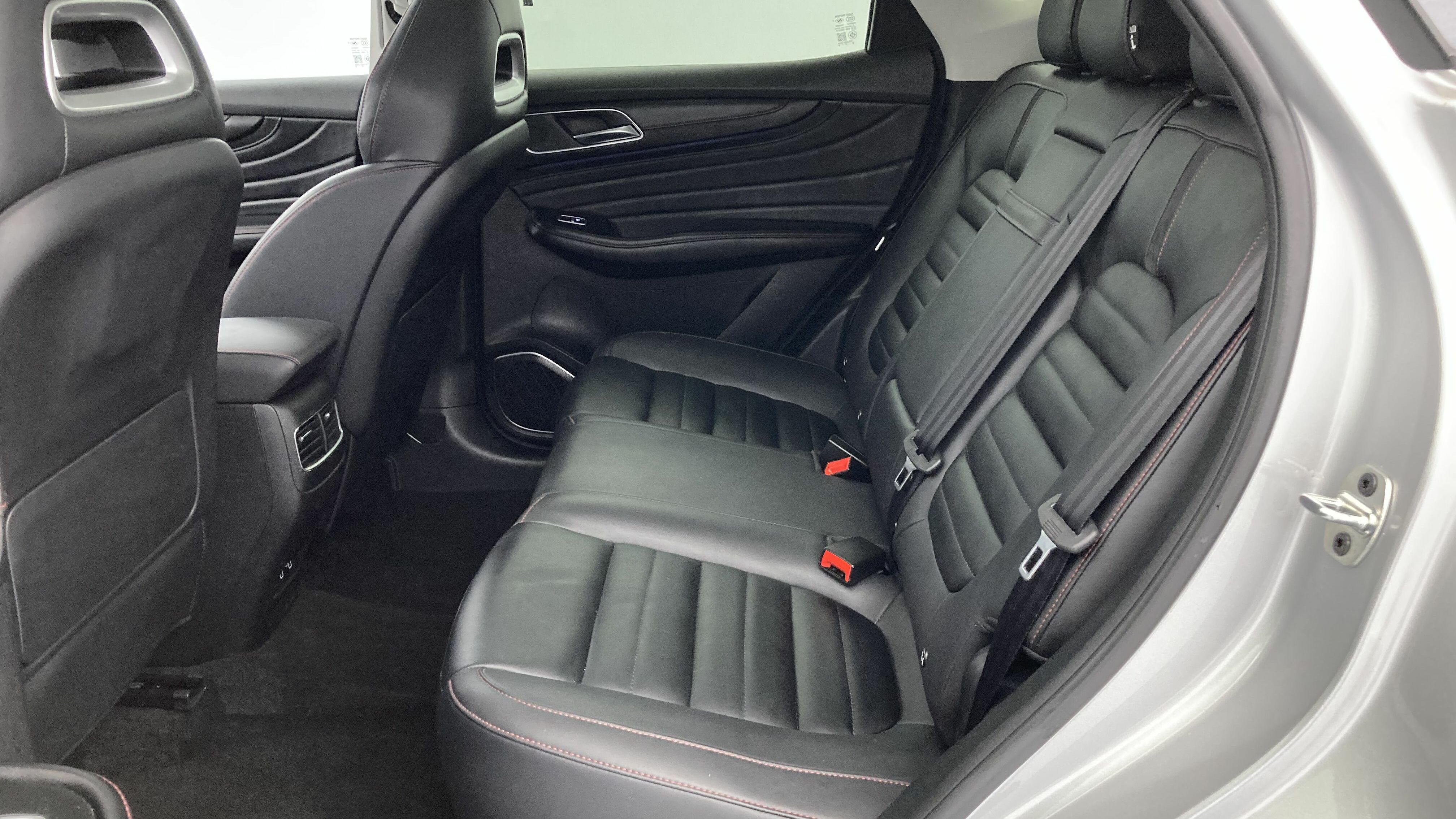 mg hs luxury 1.5 T-GDI 162 AT 2024 medal silver 20