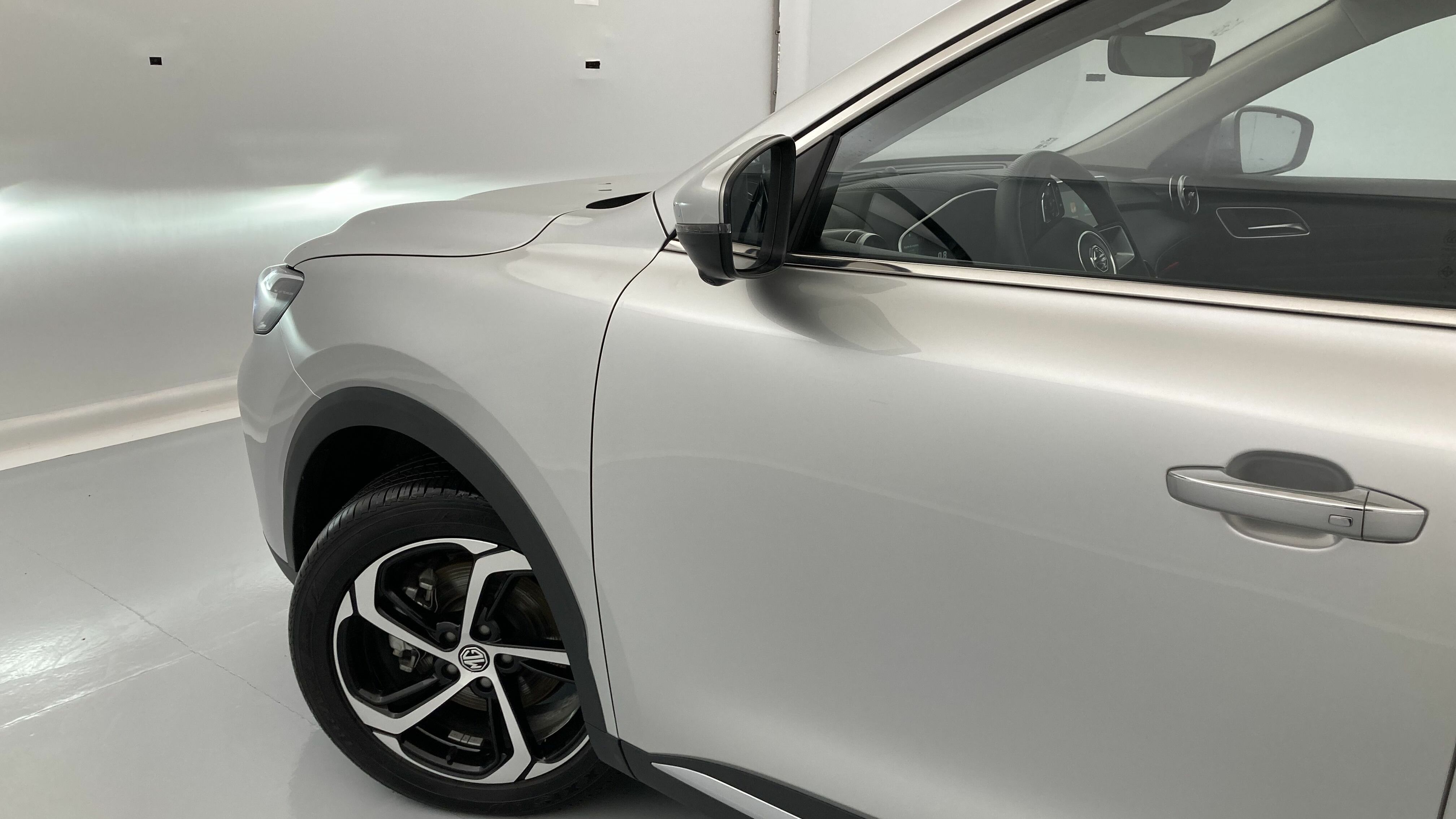 mg hs luxury 1.5 T-GDI 162 AT 2024 medal silver 27