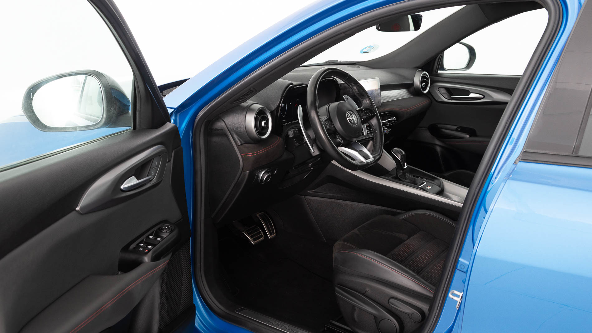 alfa romeo tonale veloce 1.5 MHEV FWD 160 2023 azul misano 13