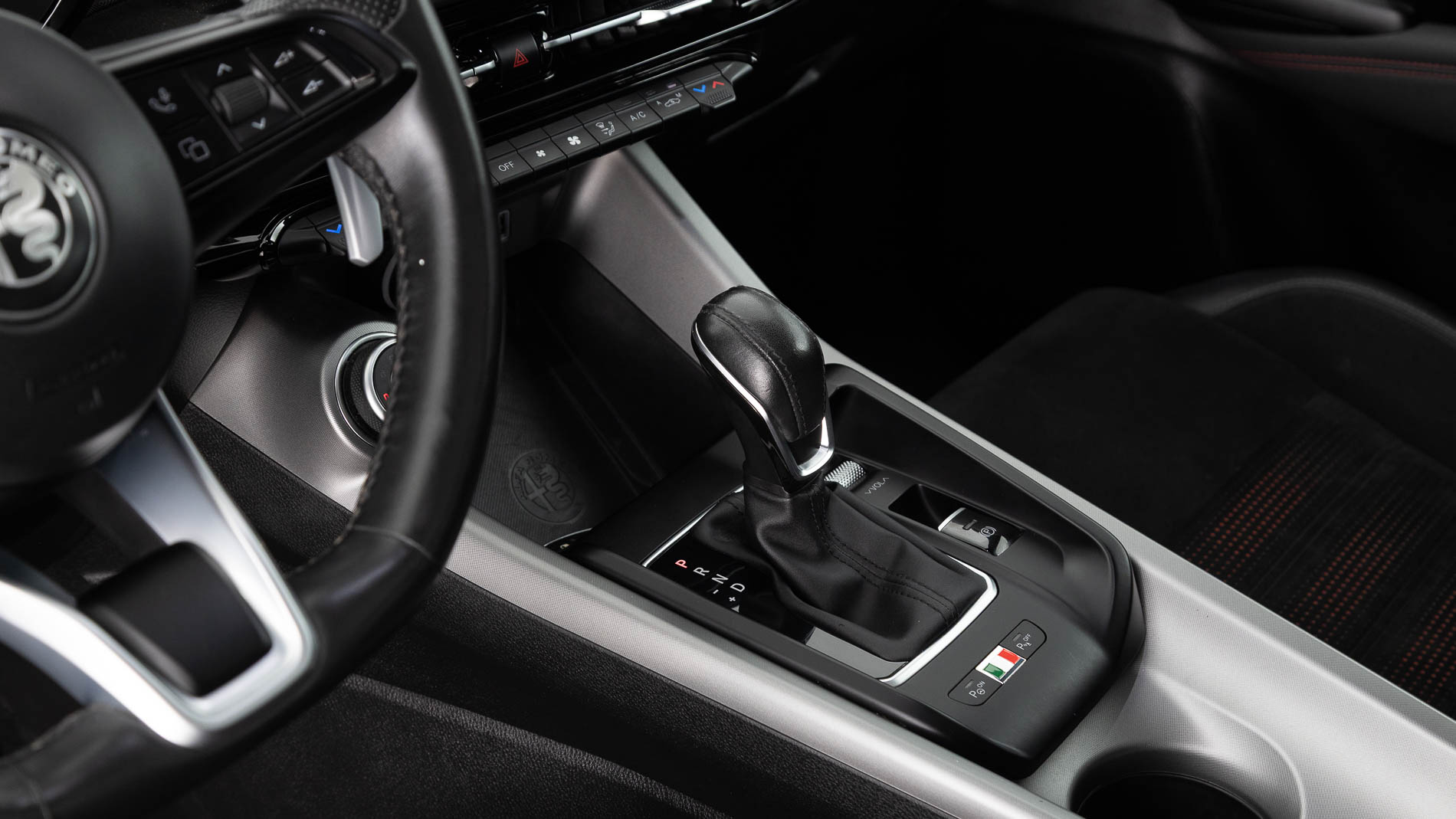 alfa romeo tonale veloce 1.5 MHEV FWD 160 2023 azul misano 17