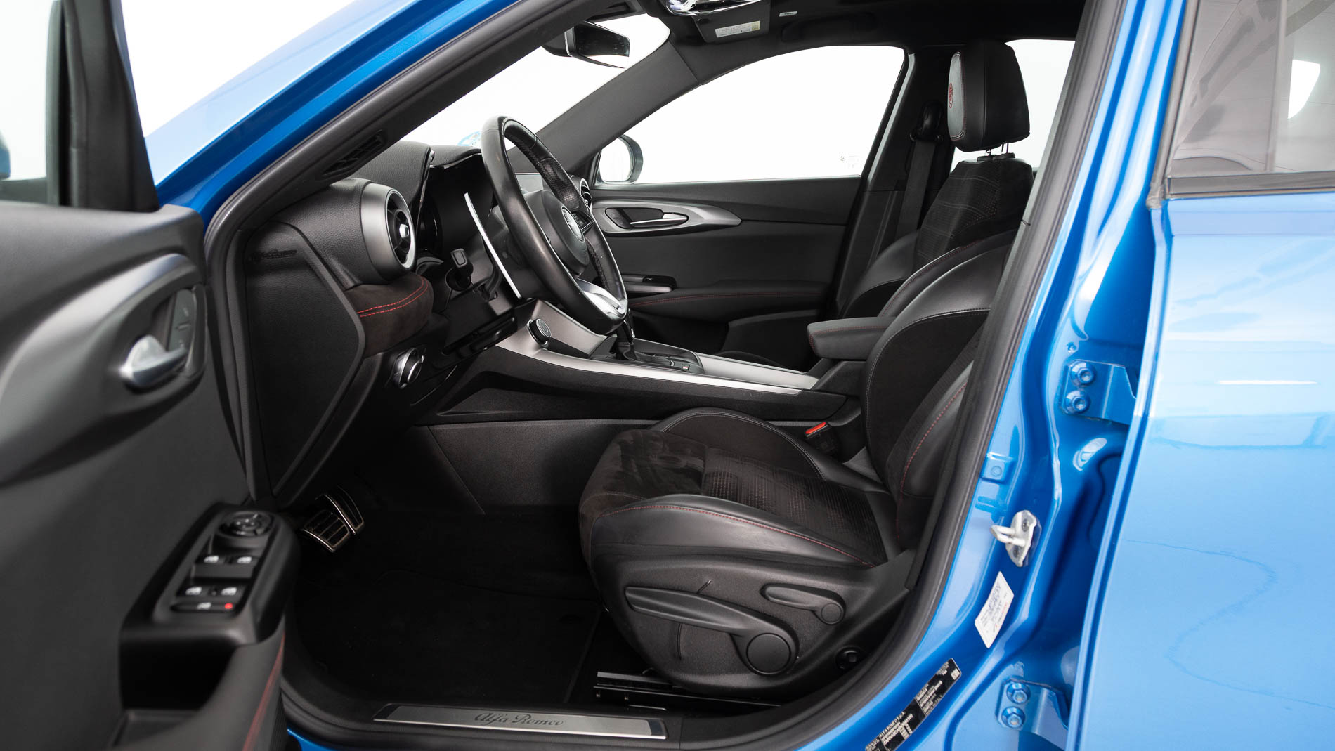 alfa romeo tonale veloce 1.5 MHEV FWD 160 2023 azul misano 21