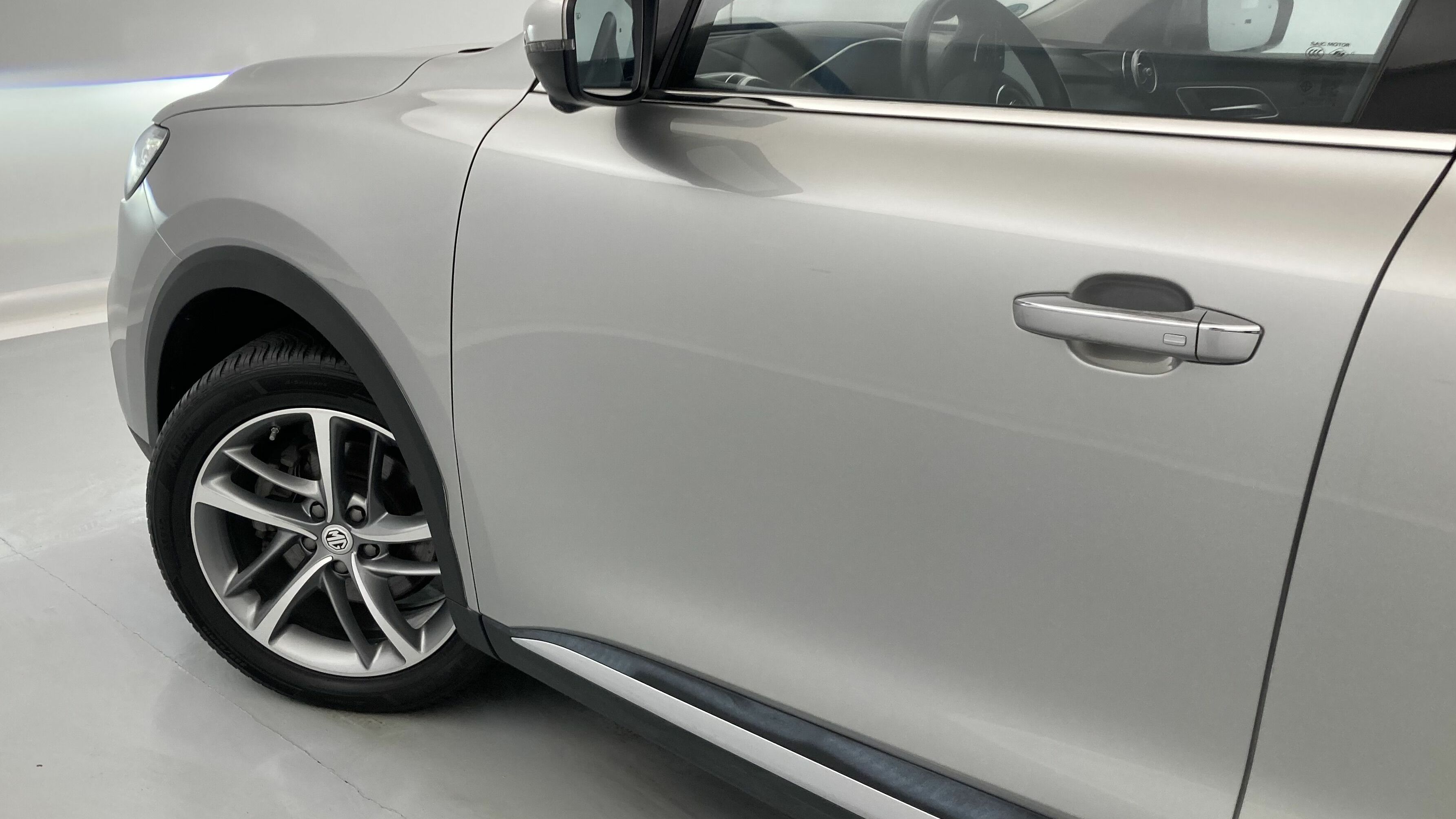 mg hs luxury 1.5 T-GDI 162 AT 2023 medal silver 27