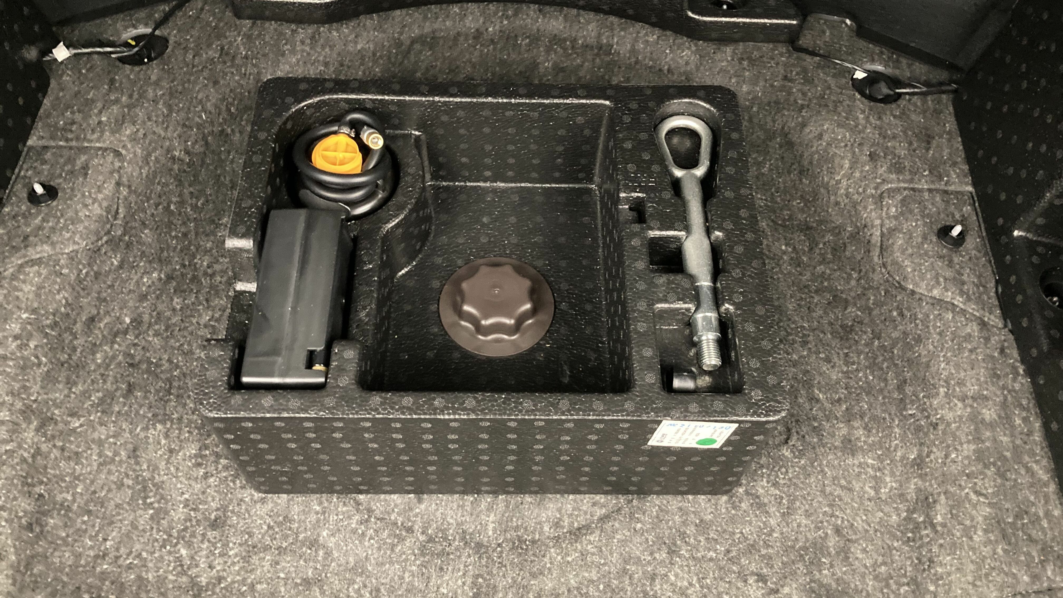 mg hs luxury 1.5 T-GDI 162 AT 2023 medal silver 30