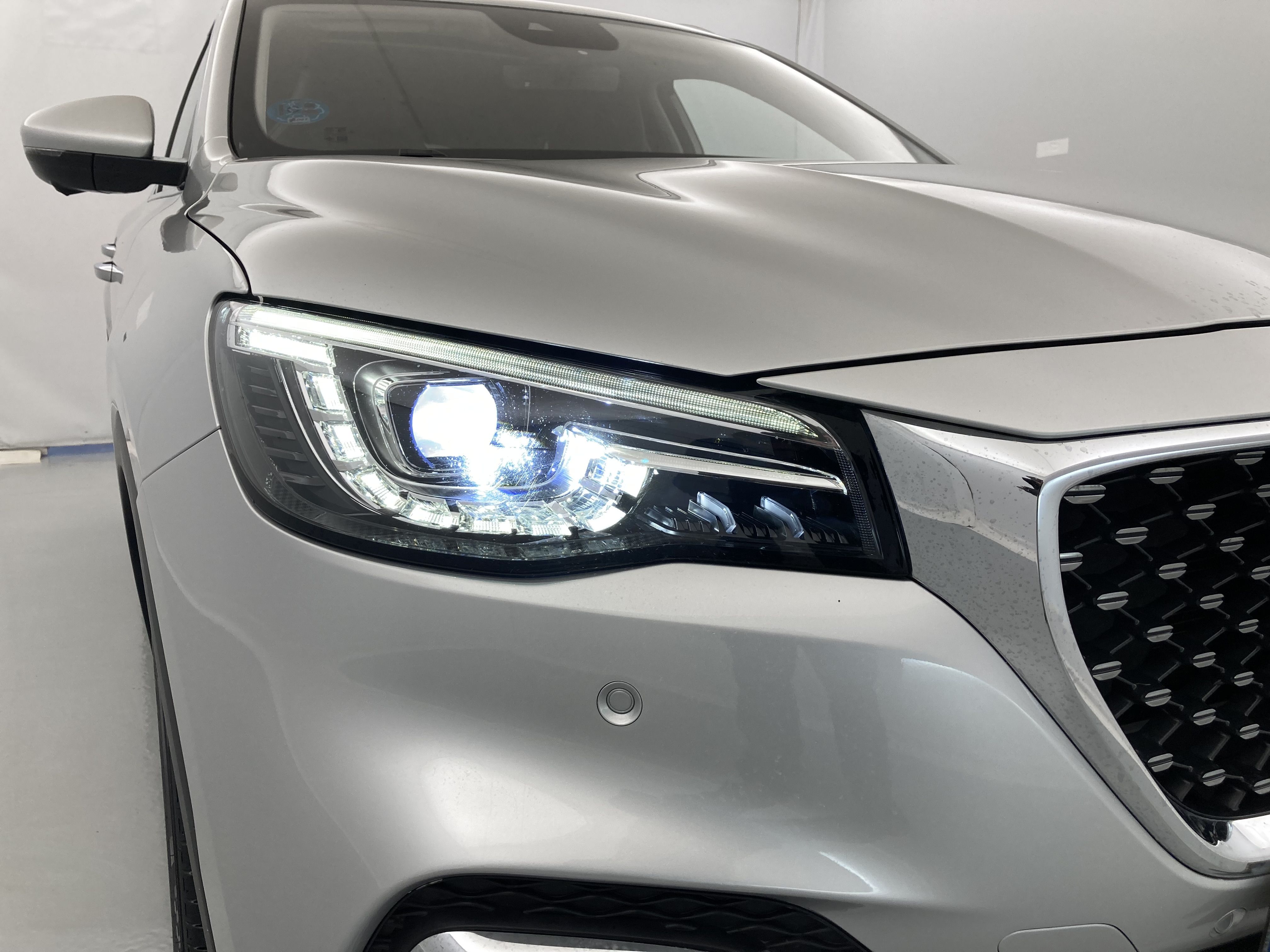 mg hs luxury 1.5 T-GDI 162 AT 2023 medal silver 32