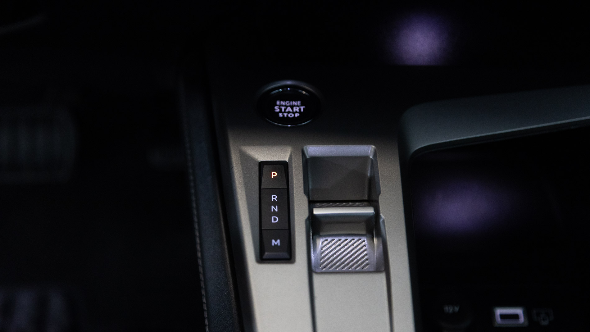 peugeot 308 allure 1.2 PURETECH 130 EAT 2023 gris artense 19