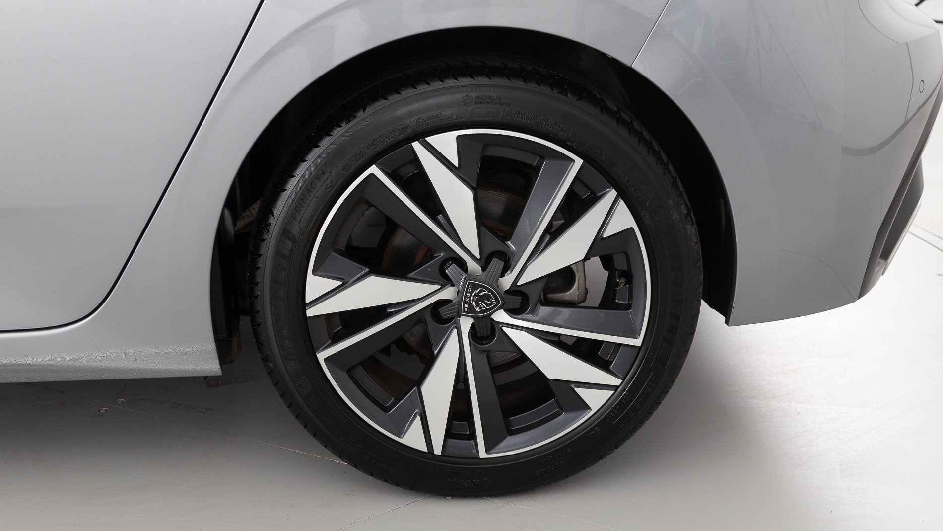 peugeot 308 allure 1.2 PURETECH 130 EAT 2023 gris artense 26