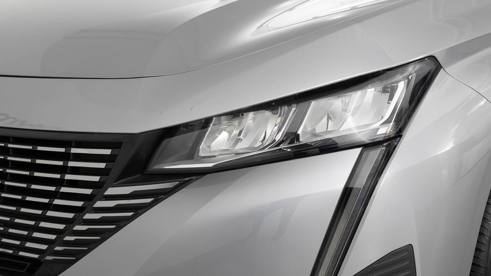 peugeot 308 allure 1.2 PURETECH 130 EAT 2023 gris artense 30