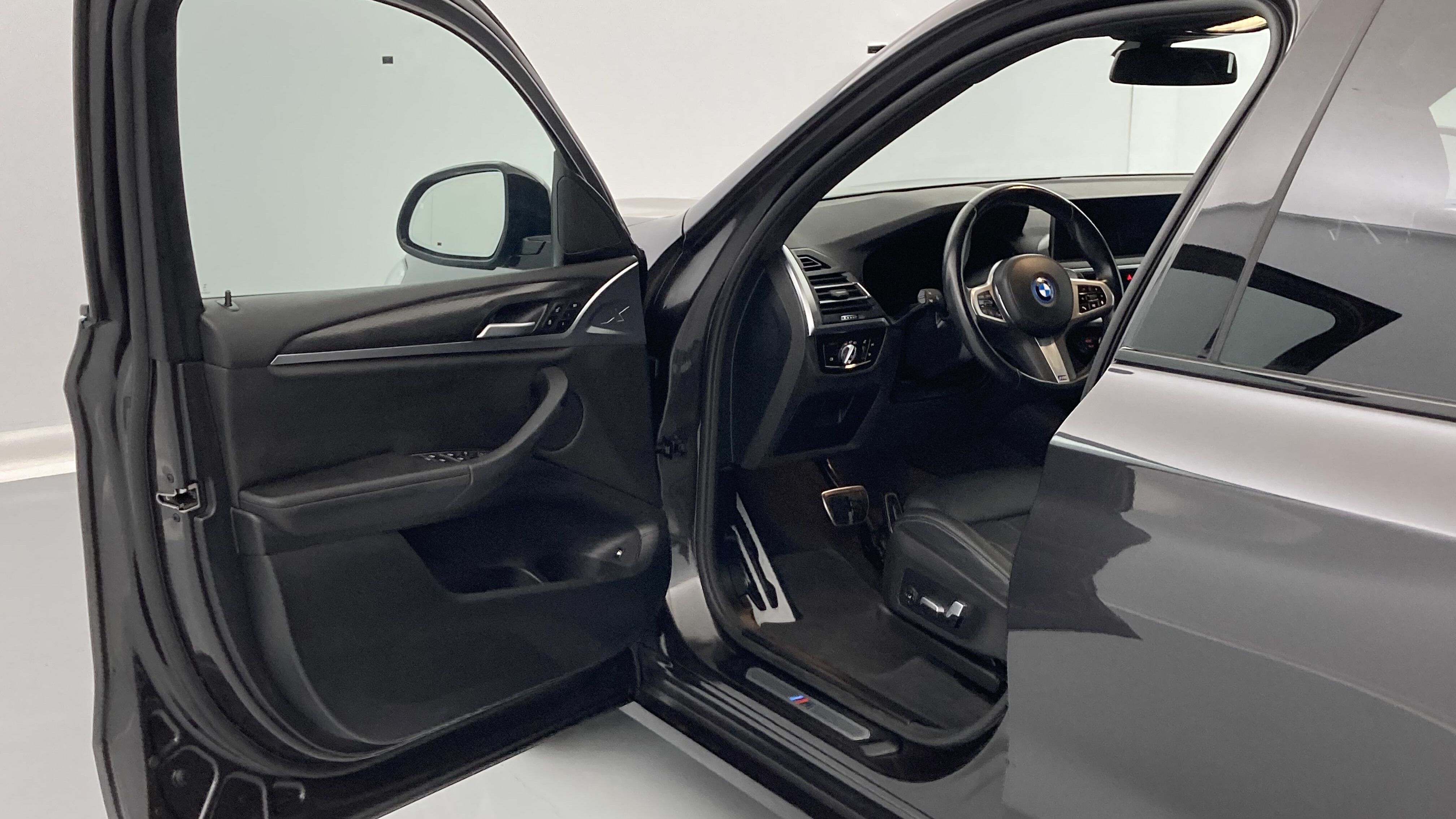 bmw x3 m sport 30E XDRIVE 292 CA 2023 sophistograu efecto de brillo 14