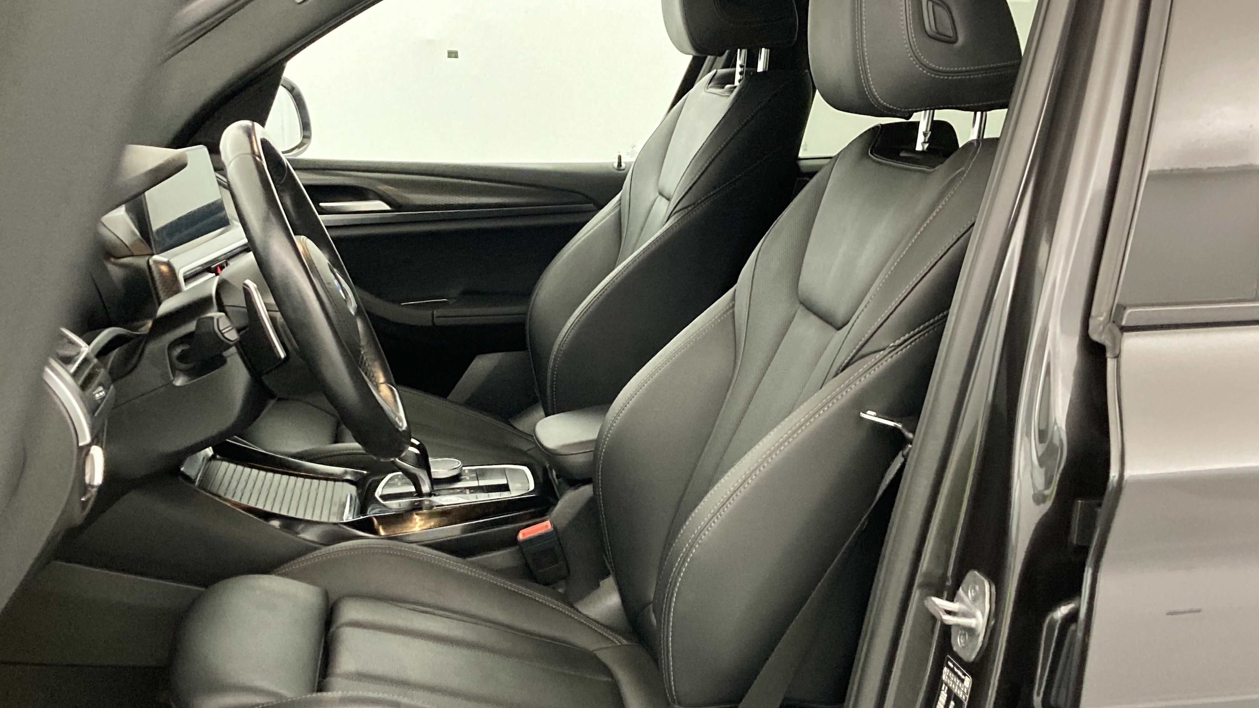 bmw x3 m sport 30E XDRIVE 292 CA 2023 sophistograu efecto de brillo 15