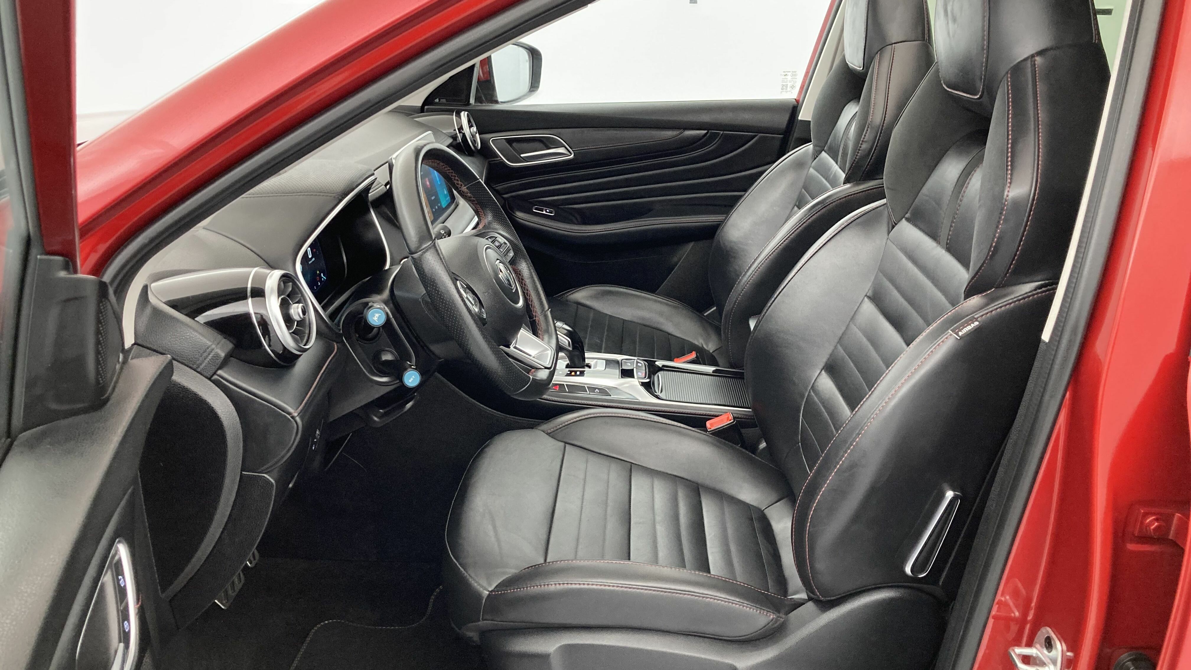 mg hs luxury 1.5 T-GDI 162 AT 2023 diamond red - rsj 15