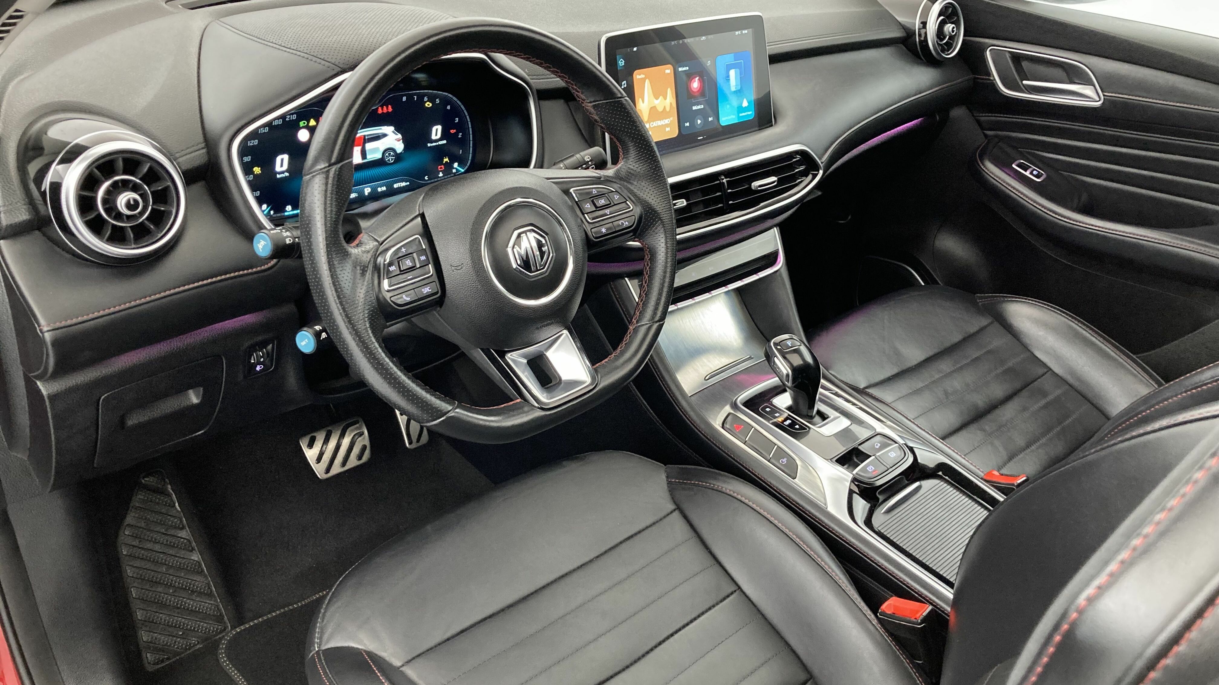 mg hs luxury 1.5 T-GDI 162 AT 2023 diamond red - rsj 16