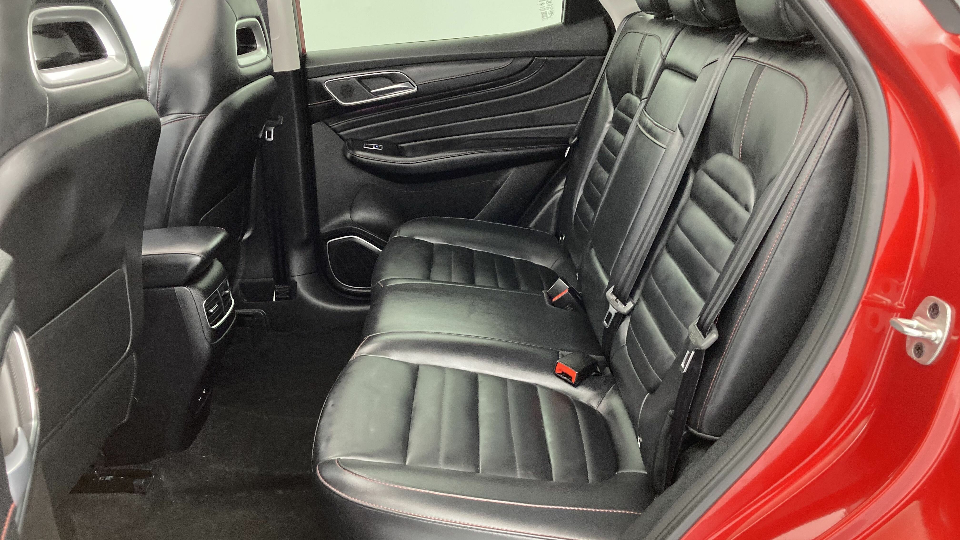 mg hs luxury 1.5 T-GDI 162 AT 2023 diamond red - rsj 22