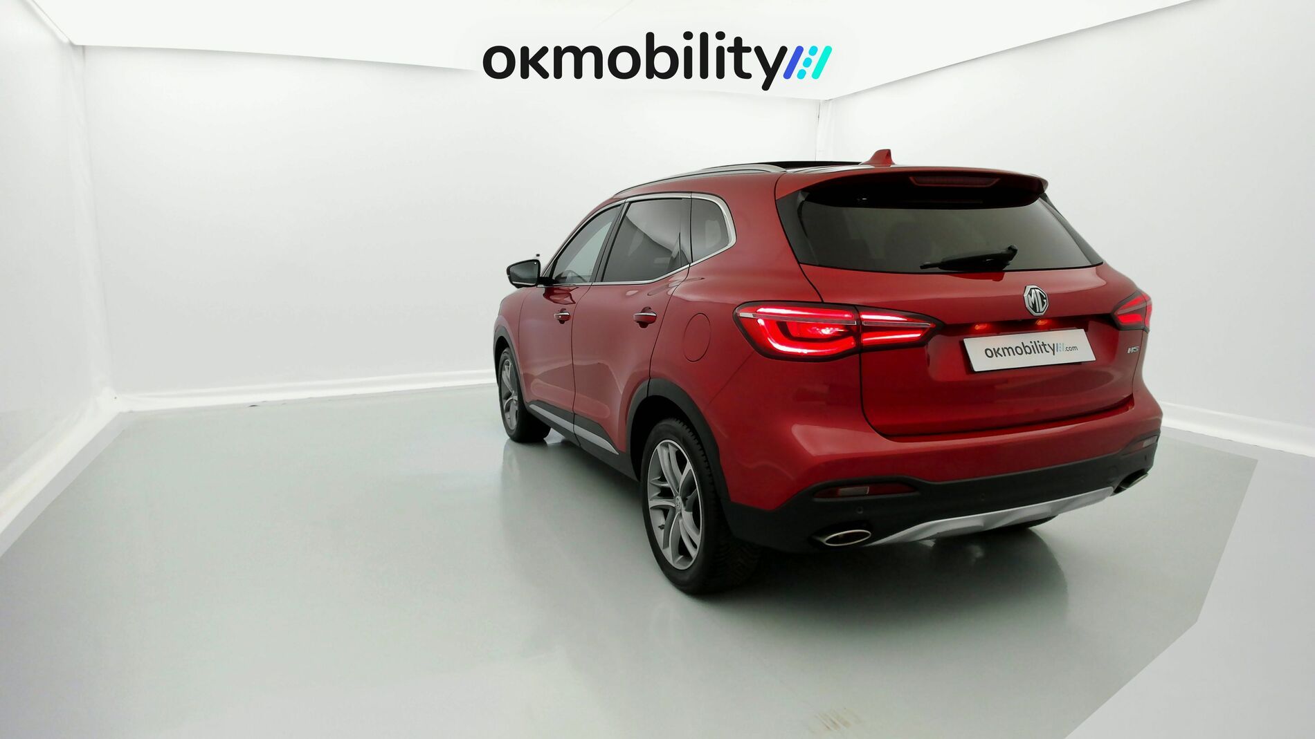 mg hs luxury 1.5 T-GDI 162 AT 2023 diamond red - rsj 10