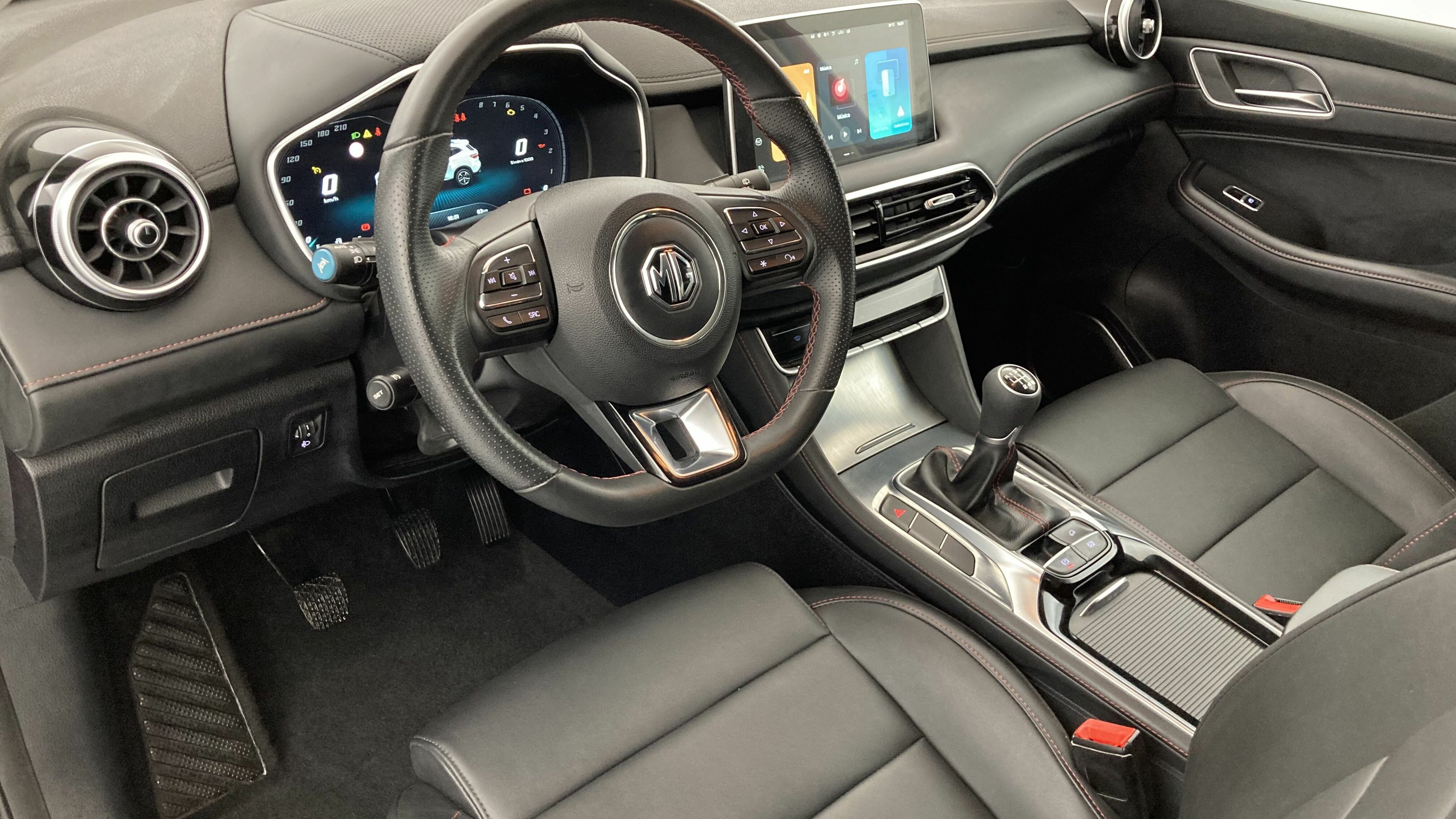 mg hs comfort 1.5 T-GDI 162 2023 diamond red - rsj 15