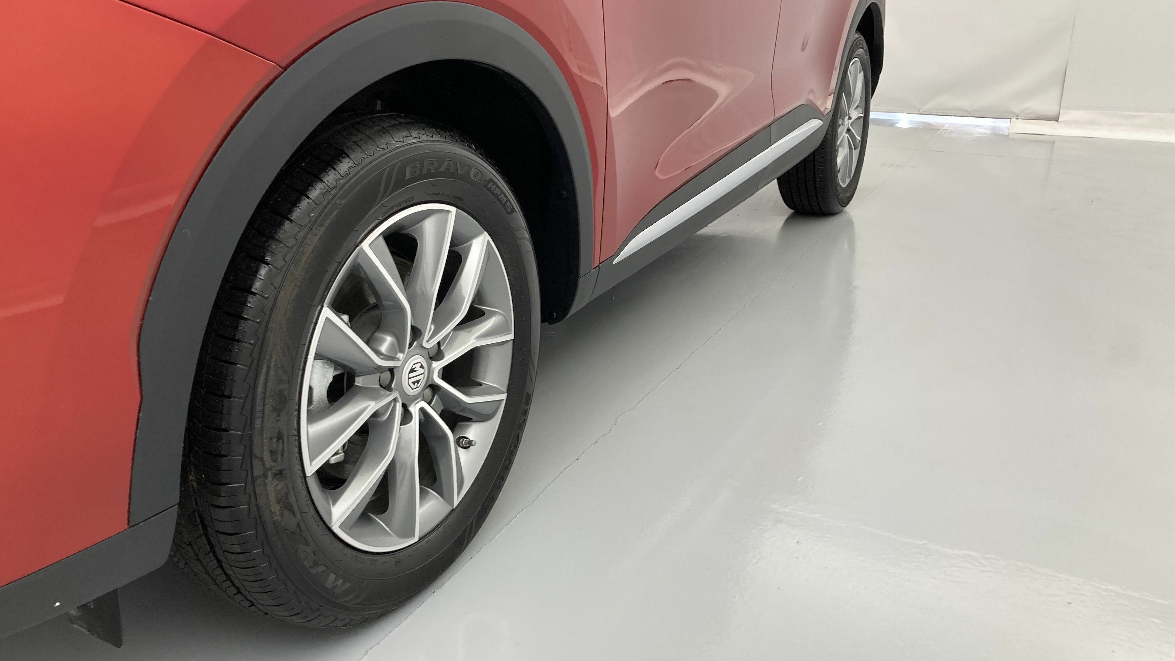 mg hs comfort 1.5 T-GDI 162 2023 diamond red - rsj 25