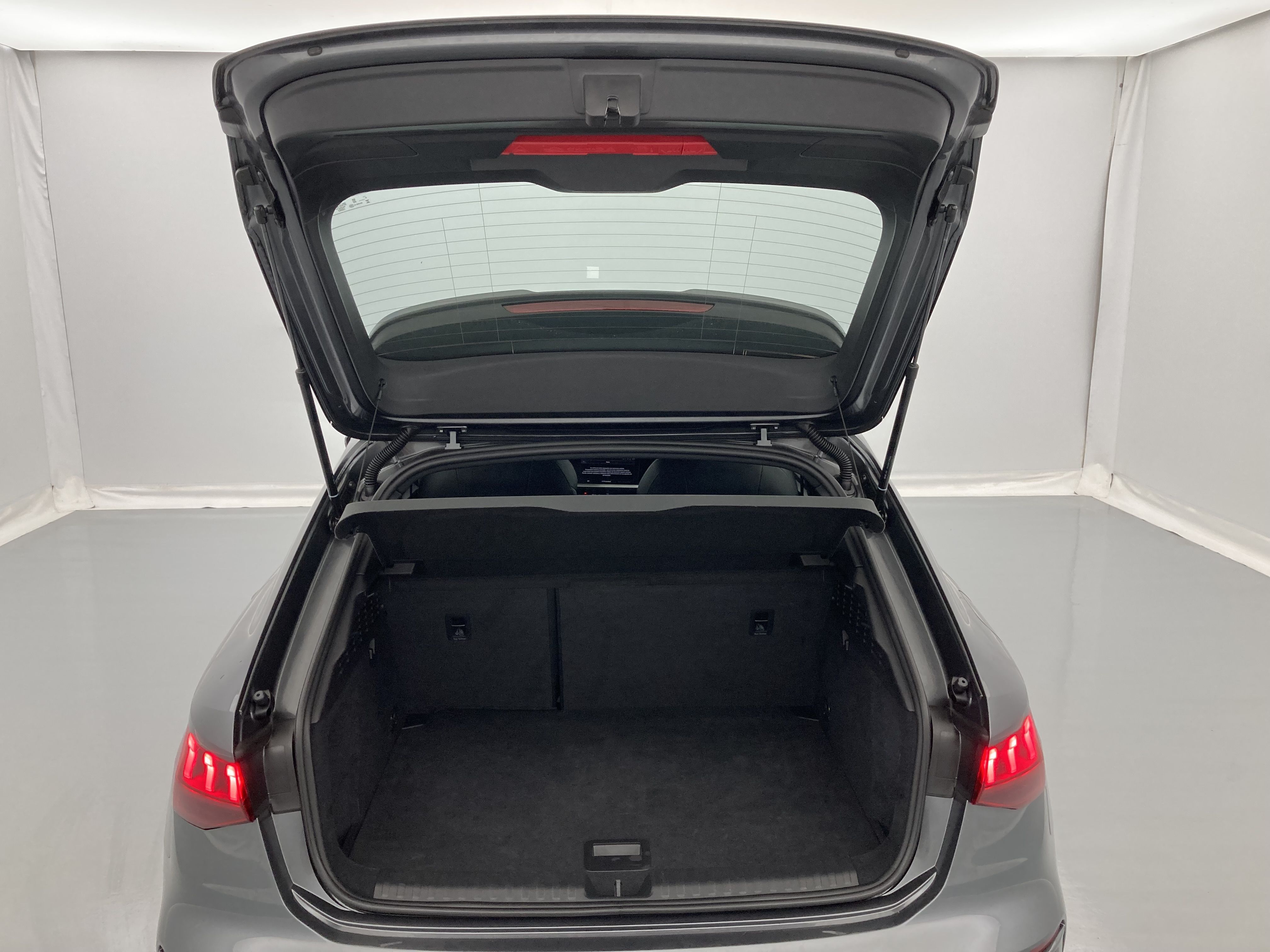 audi a3 sportback s line 35 TFSI 150 STRONIC 2024 daytonagrau perleff. 24