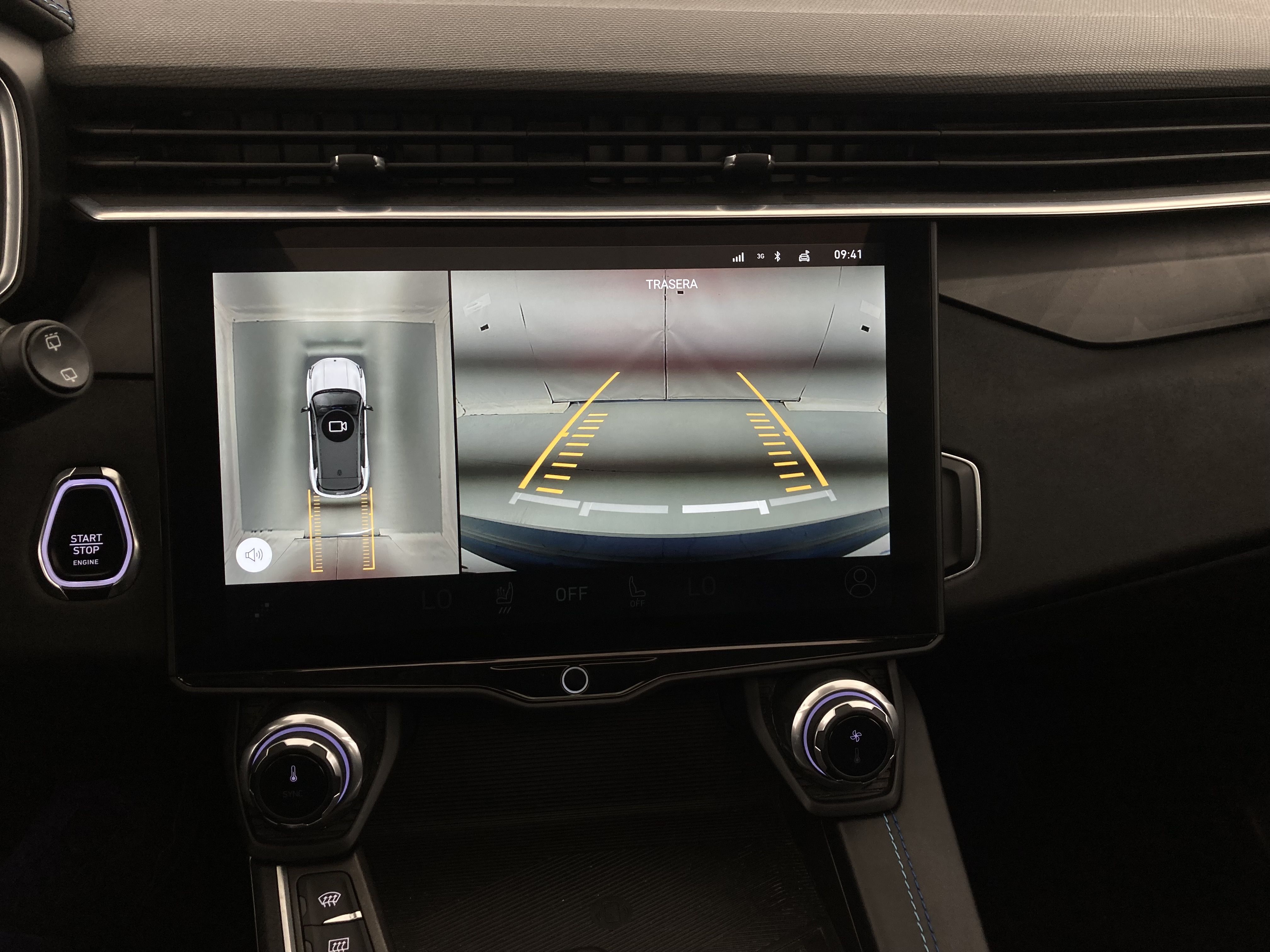 lynk&co 1 nv 1.5 PHEV 261 2022 blue 28