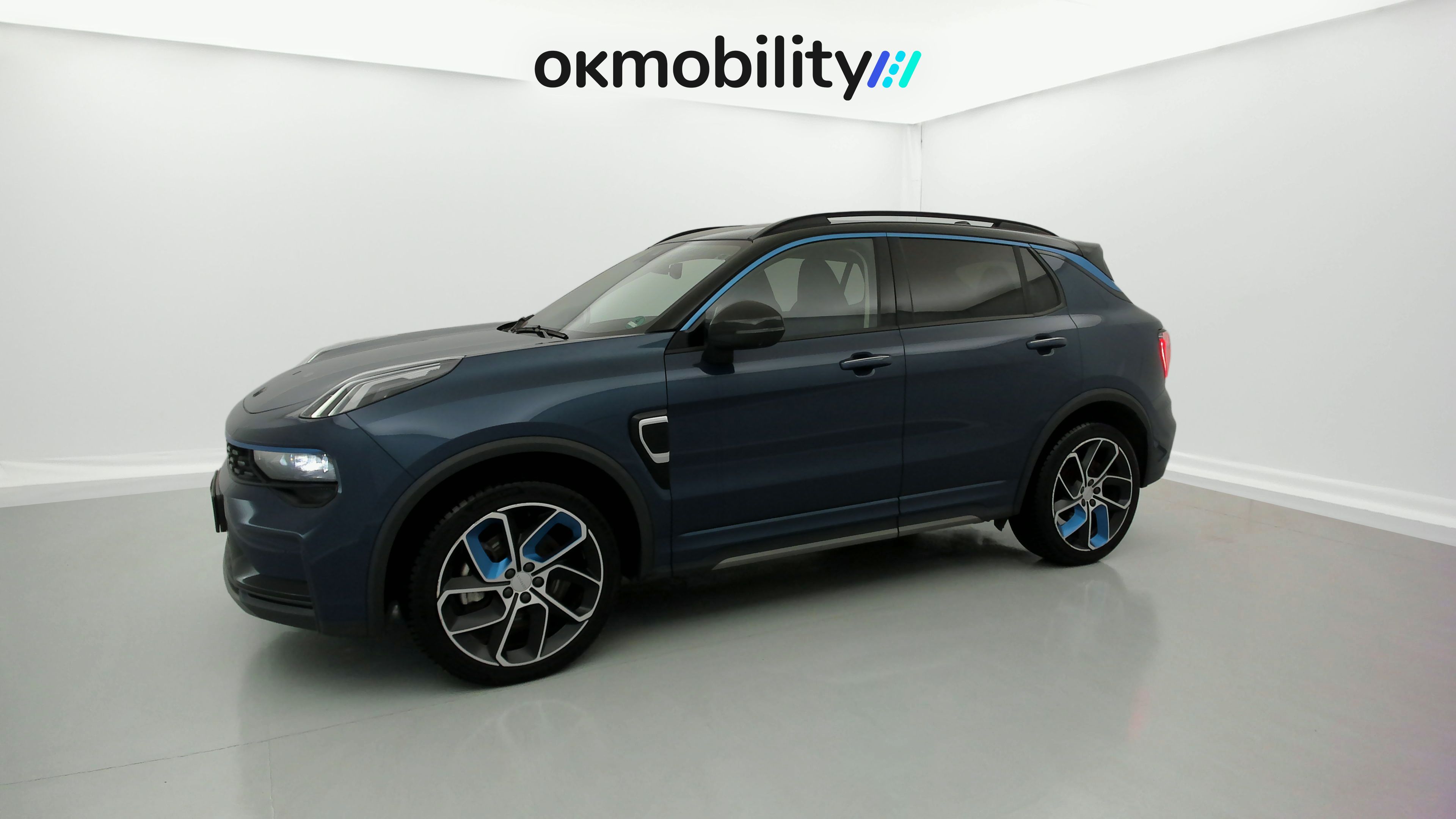 lynk&co 1 nv 1.5 PHEV 261 2022 blue 5