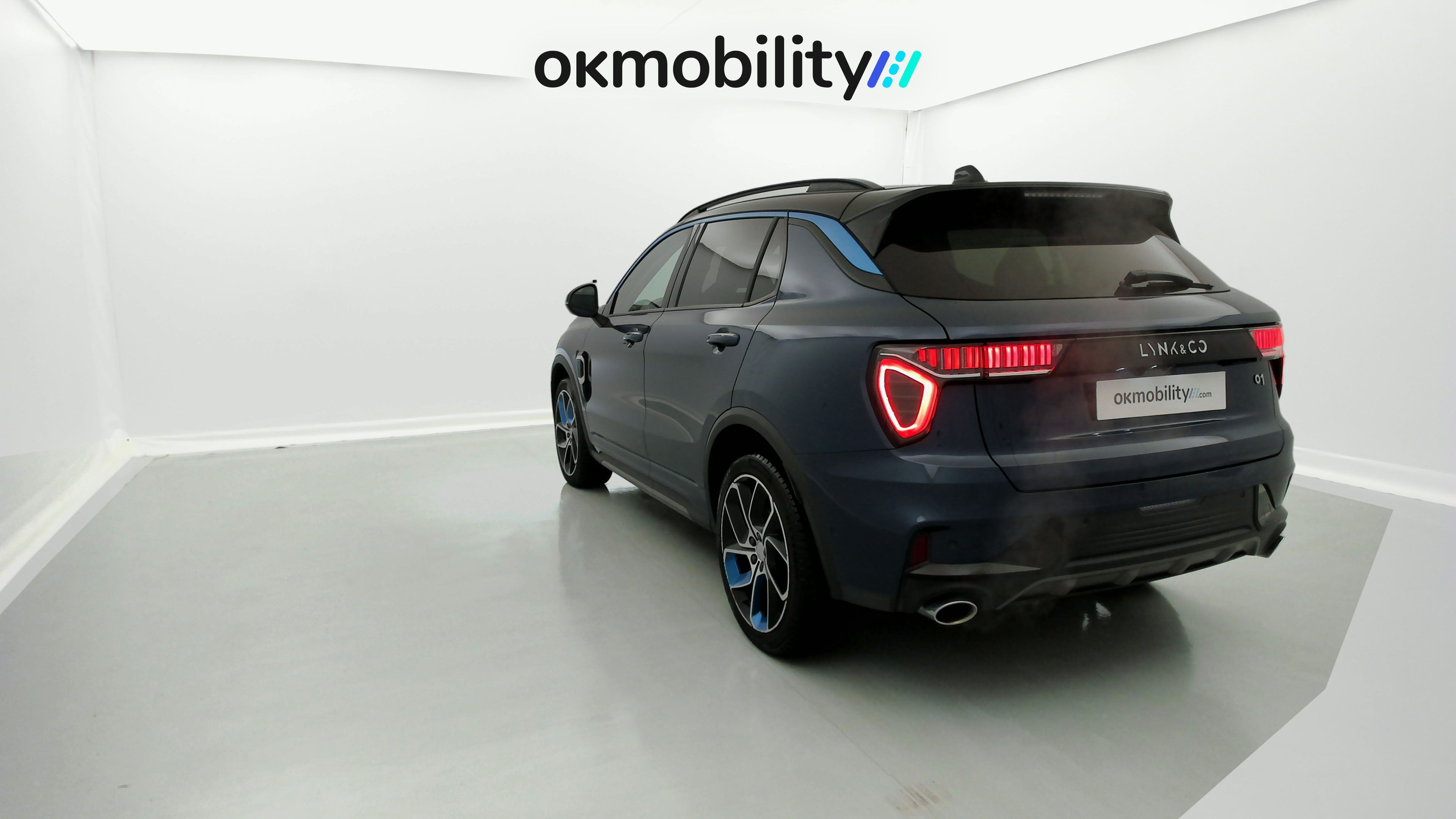 lynk&co 1 nv 1.5 PHEV 261 2022 blue 9