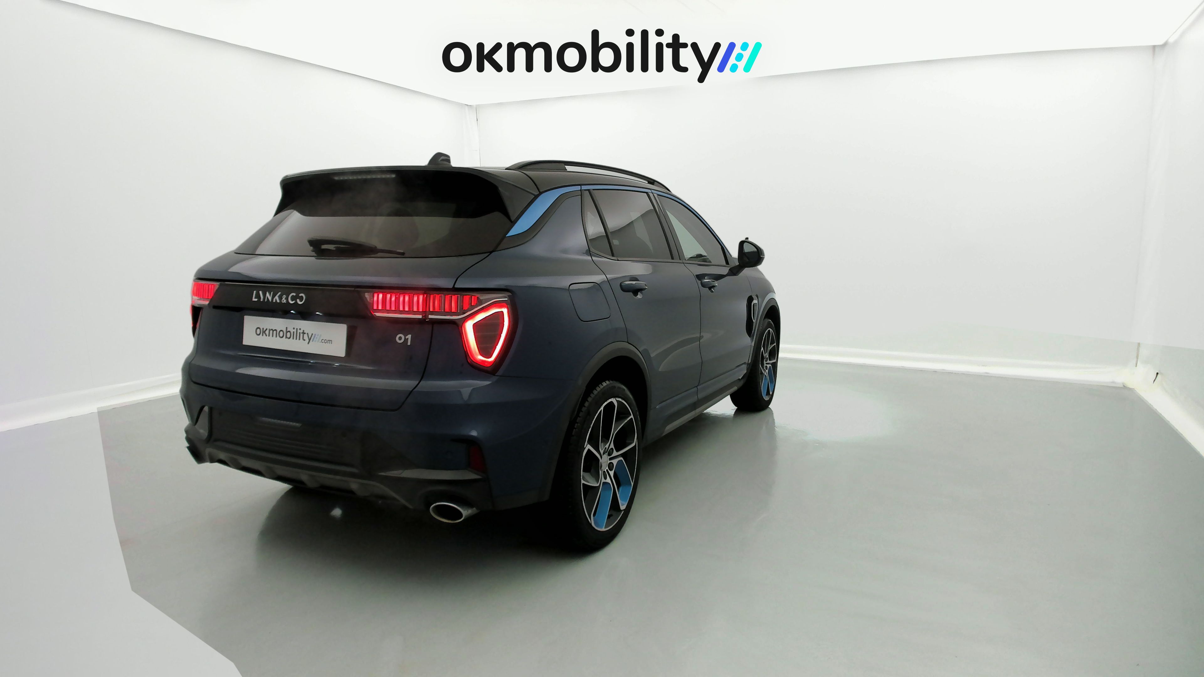 lynk&co 1 nv 1.5 PHEV 261 2022 blue 11