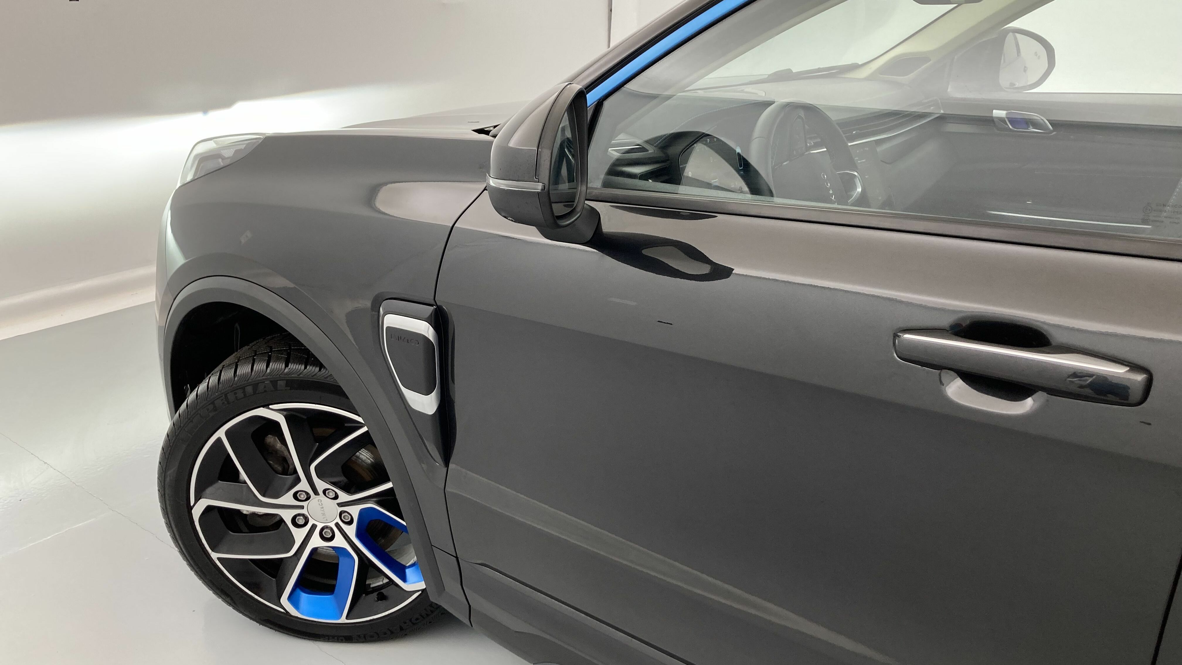 lynk&co 1 nv 1.5 PHEV 261 2022 black 29