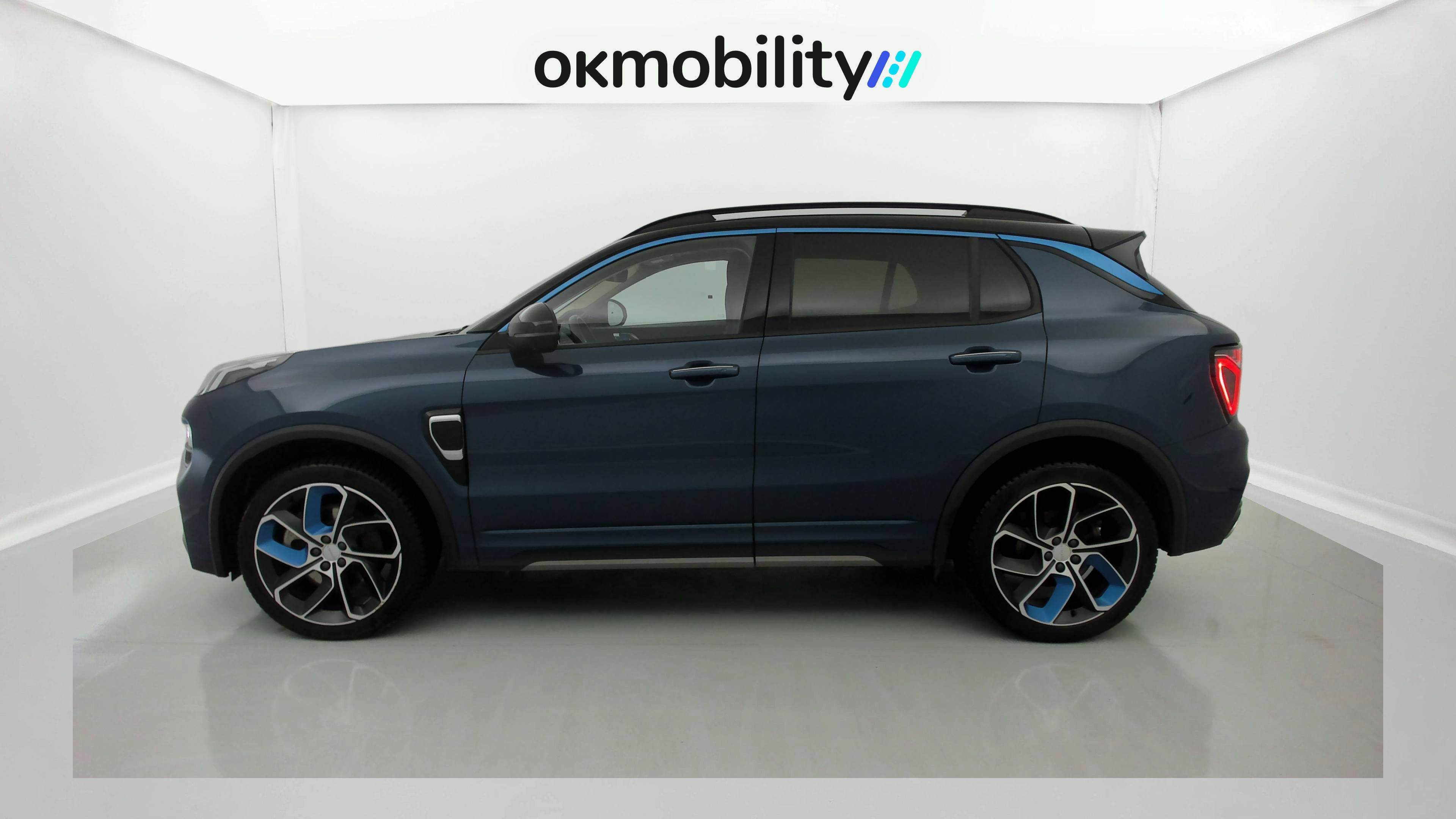lynk&co 1 nv 1.5 PHEV 261 2022 blue 9