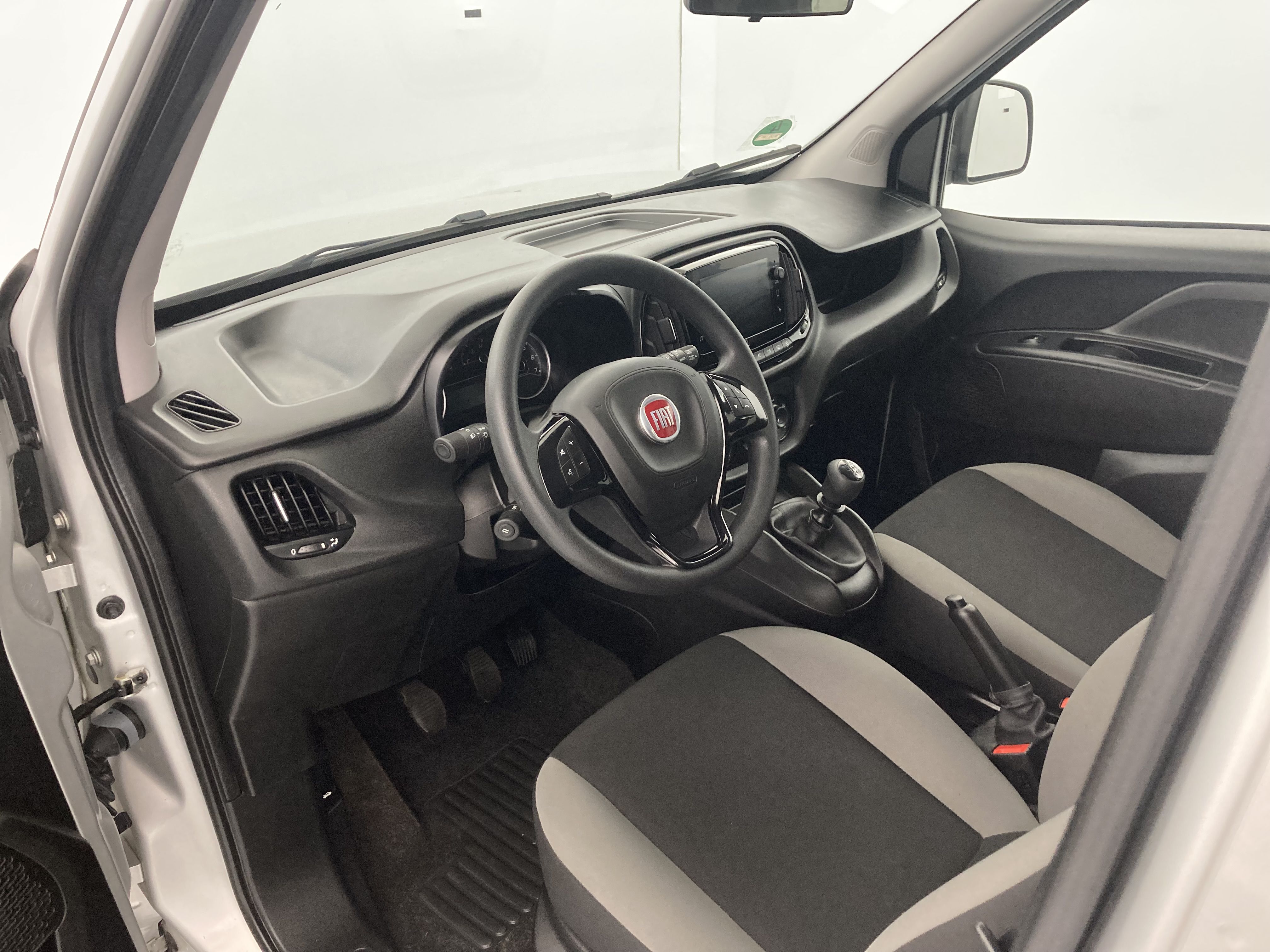 fiat doblo kombi sx n1 l1h1 1.6 MULTIJET 120 2023 gris oscuro 19