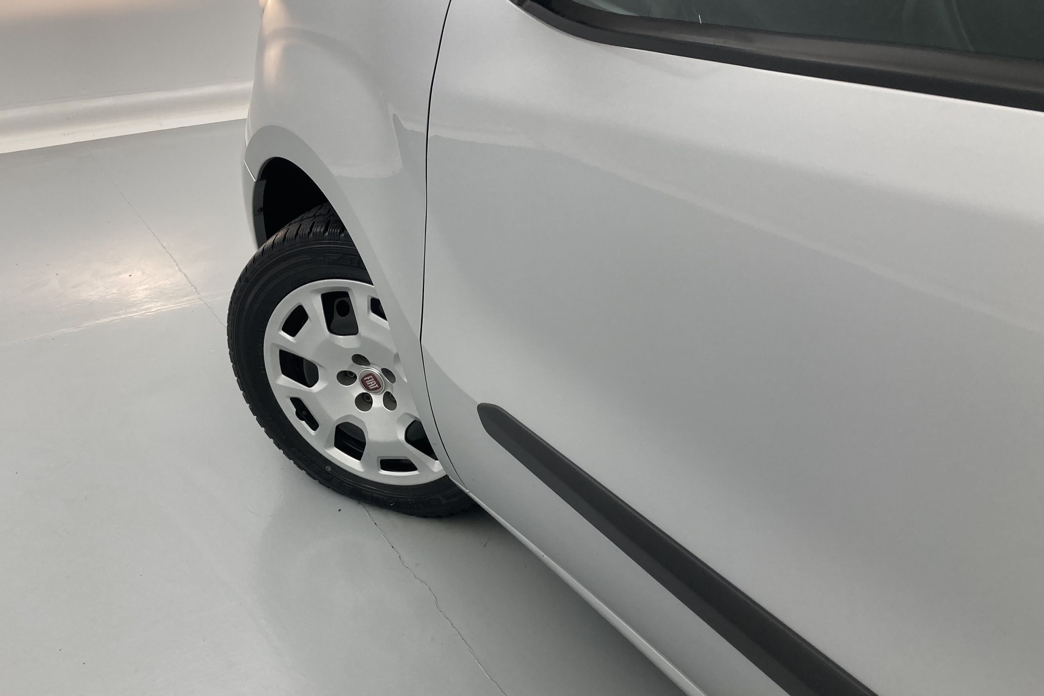 fiat doblo kombi sx n1 l1h1 1.6 MULTIJET 120 2023 gris oscuro 30