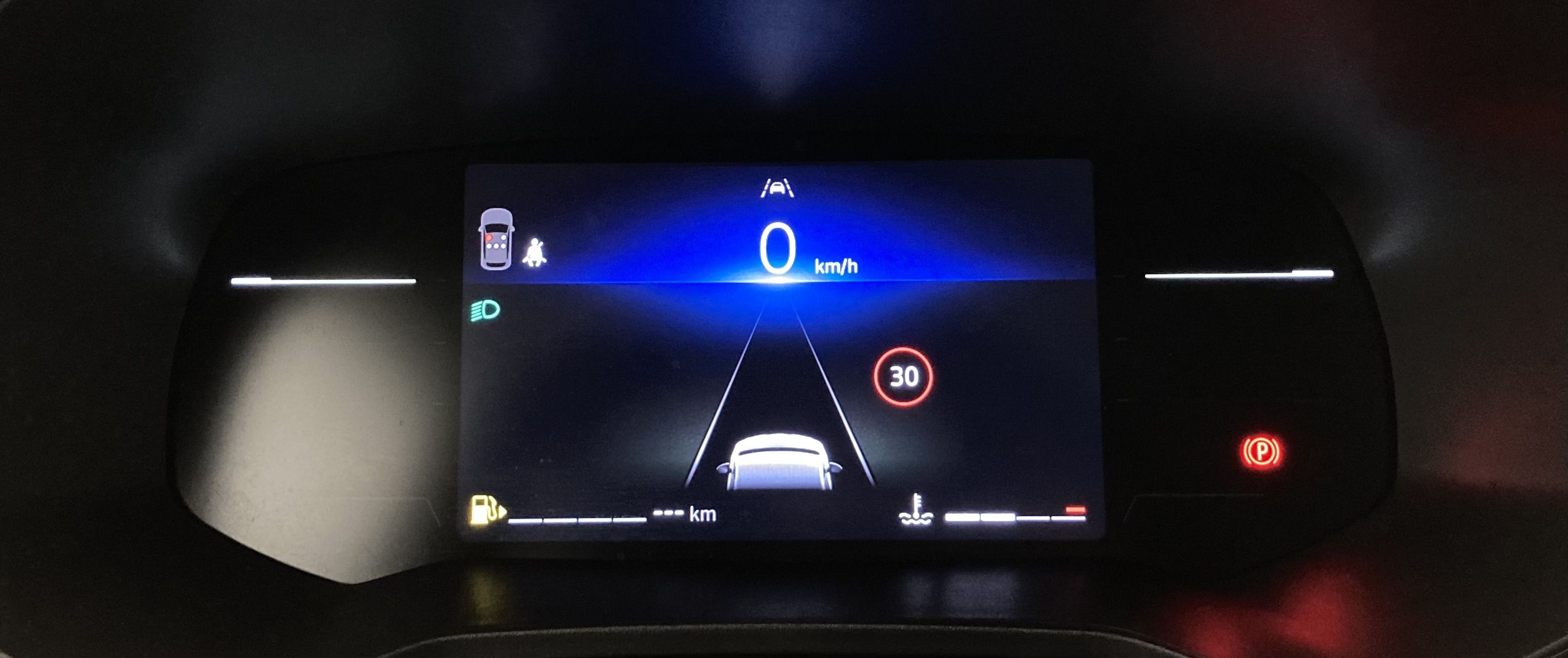 renault clio evolution 1.5 DCI 100 2025 rojo deseo 14