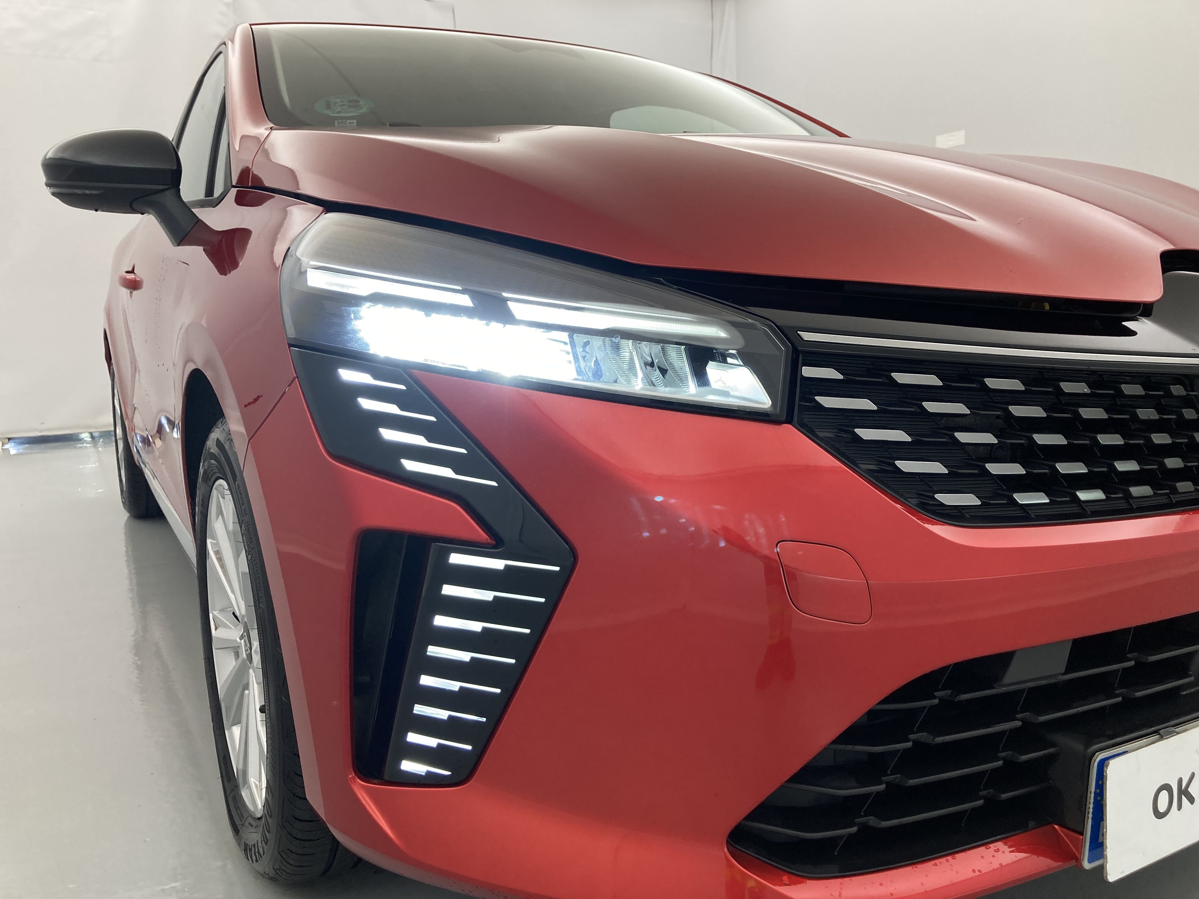 renault clio evolution 1.5 DCI 100 2025 rojo deseo 15