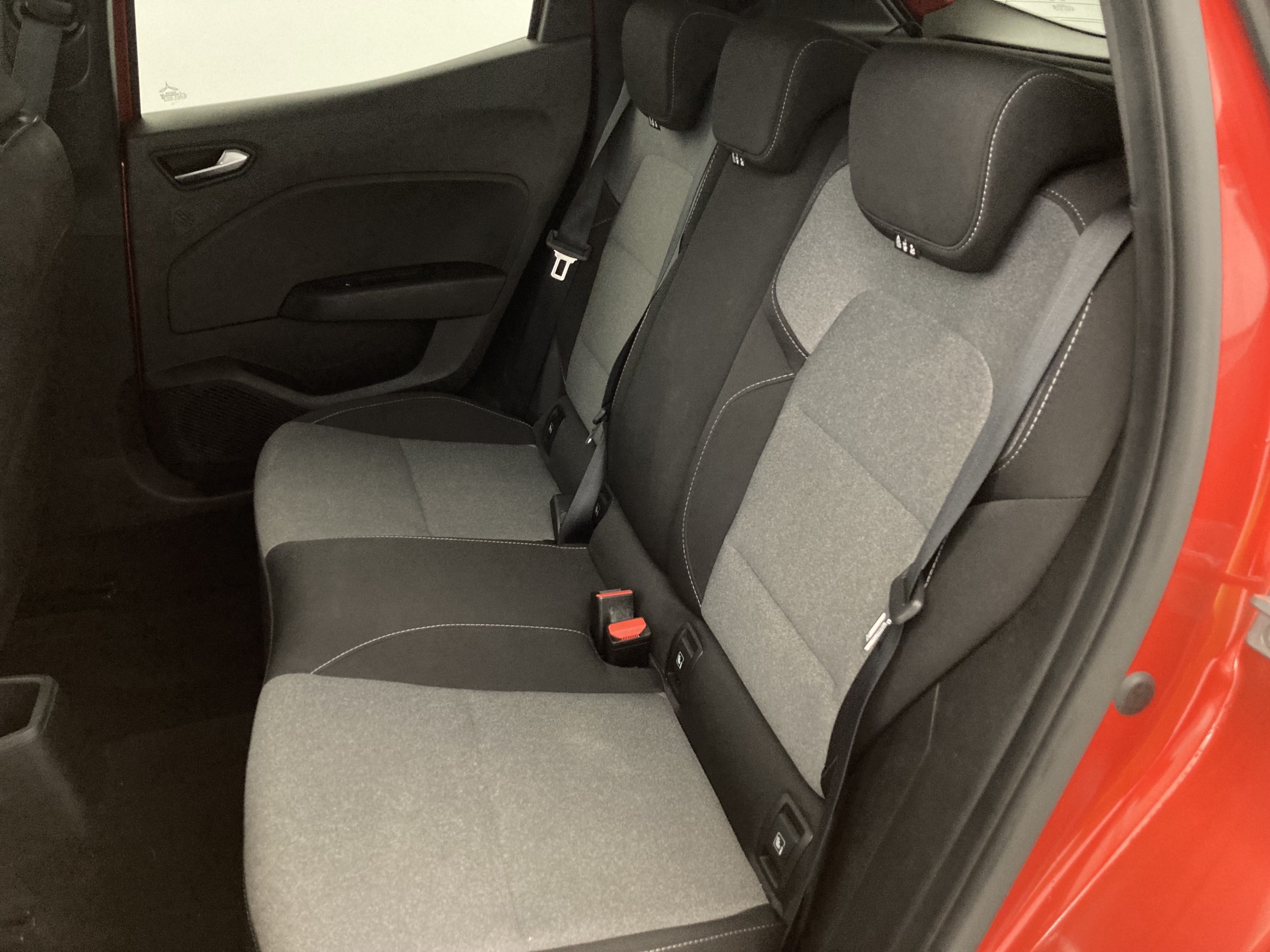 renault clio evolution 1.5 DCI 100 2025 rojo deseo 22