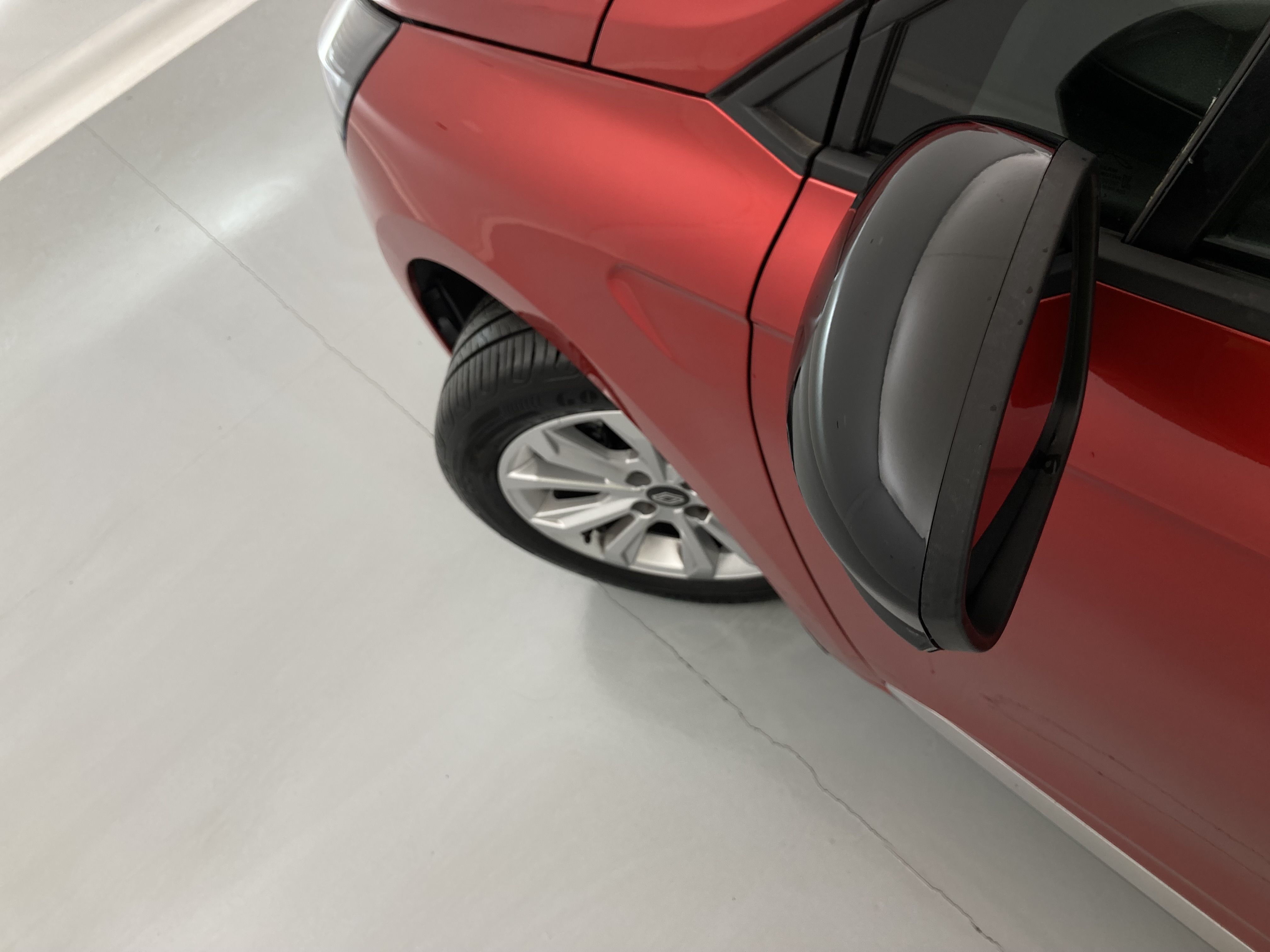 renault clio evolution 1.5 DCI 100 2025 rojo deseo 30