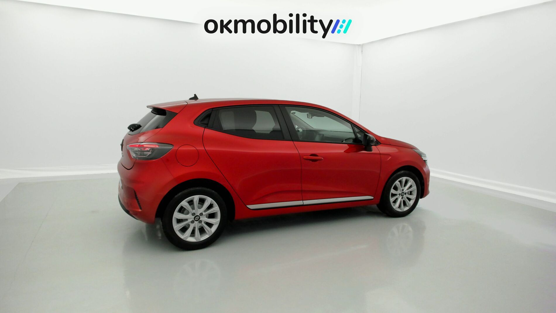 renault clio evolution 1.5 DCI 100 2025 rojo deseo 12