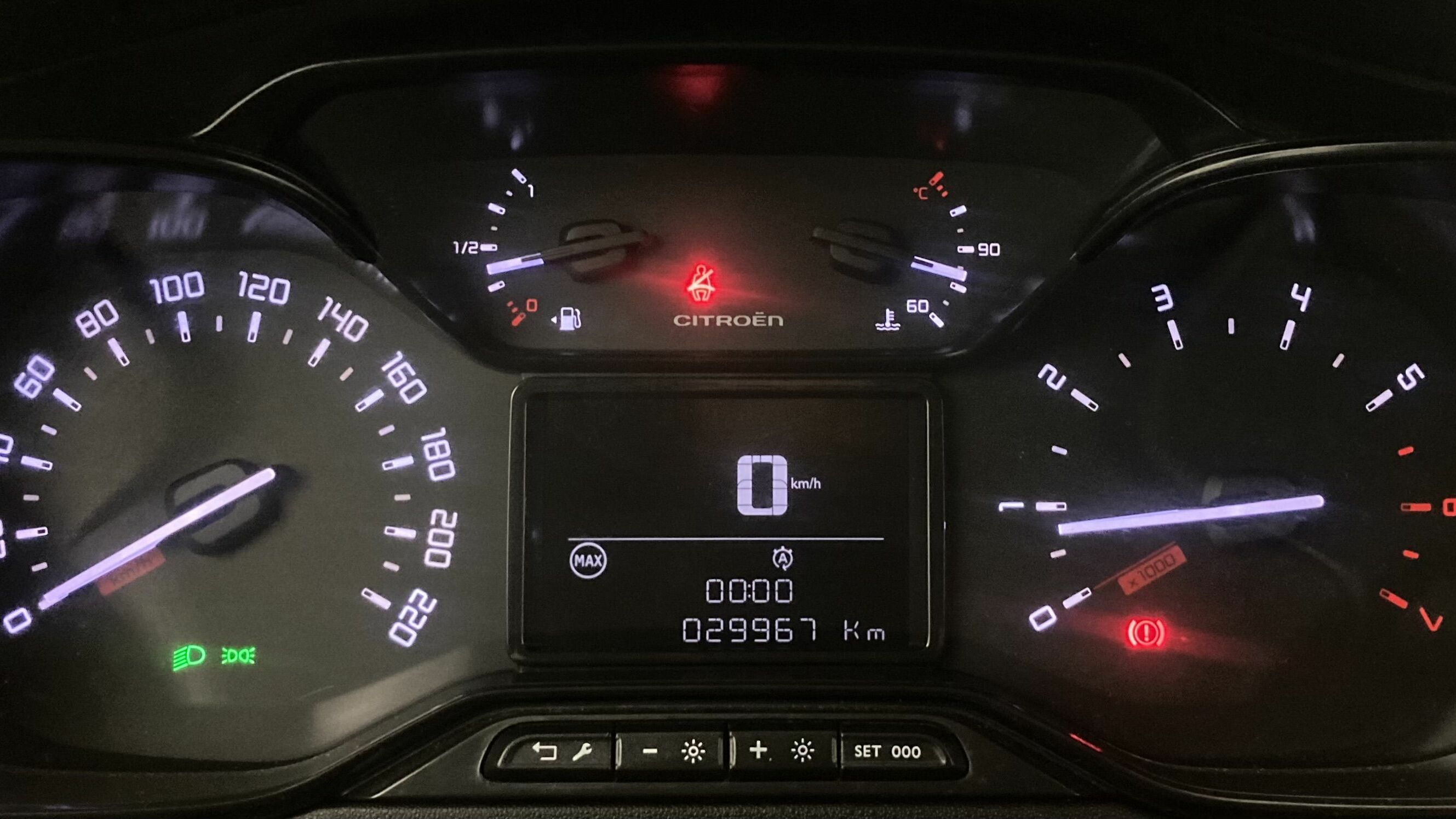 citroen c3 origin max 1.2 PURETECH 83 2024 gris platino / negro 17