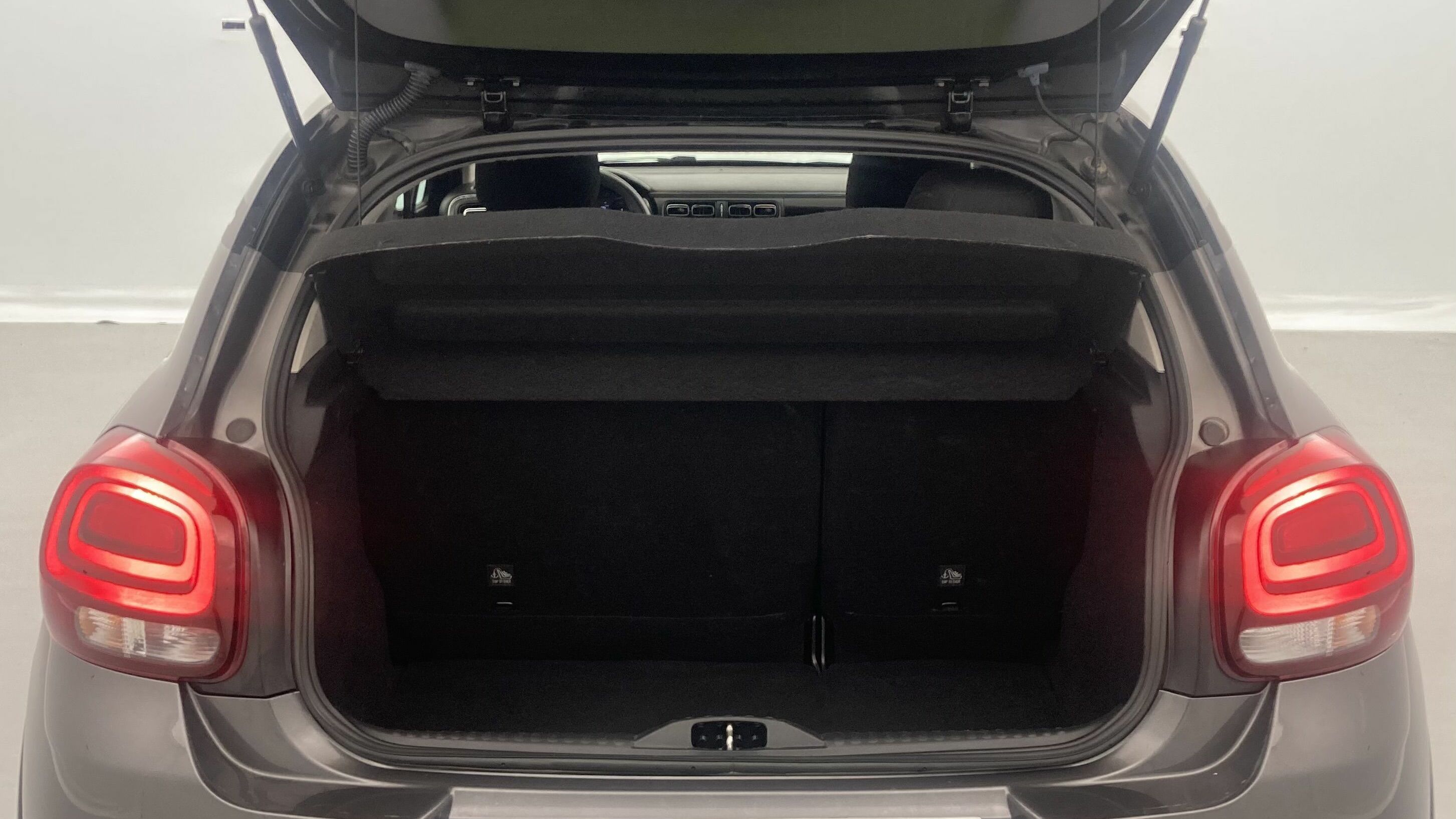 citroen c3 origin max 1.2 PURETECH 83 2024 gris platino / negro 23