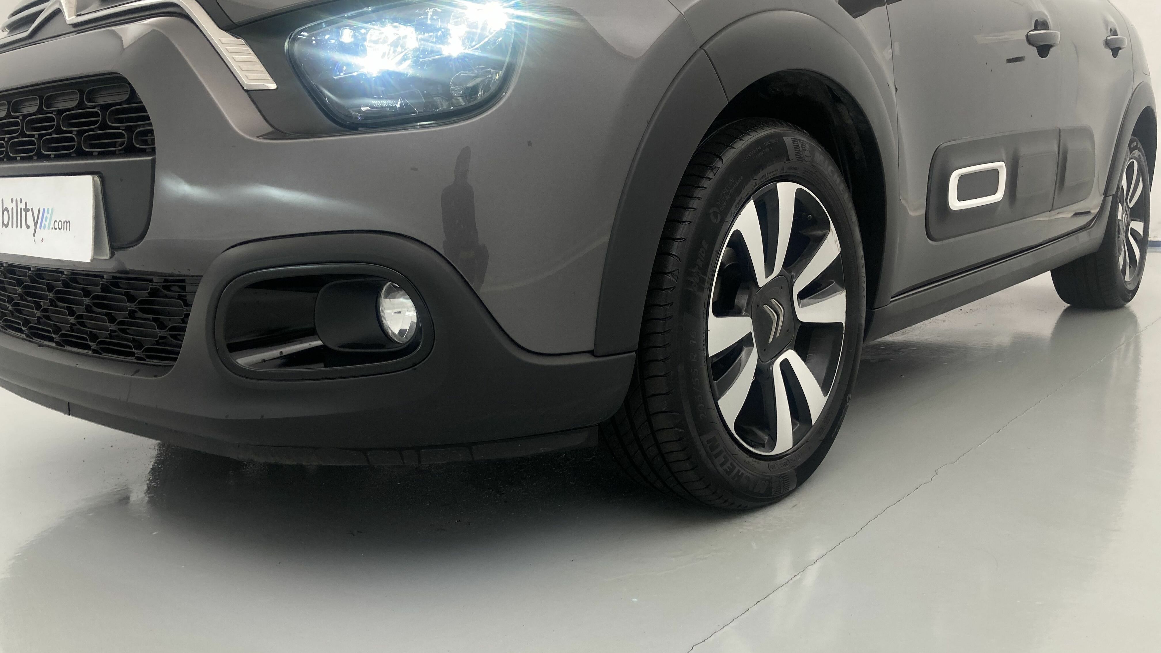 citroen c3 origin max 1.2 PURETECH 83 2024 gris platino / negro 25