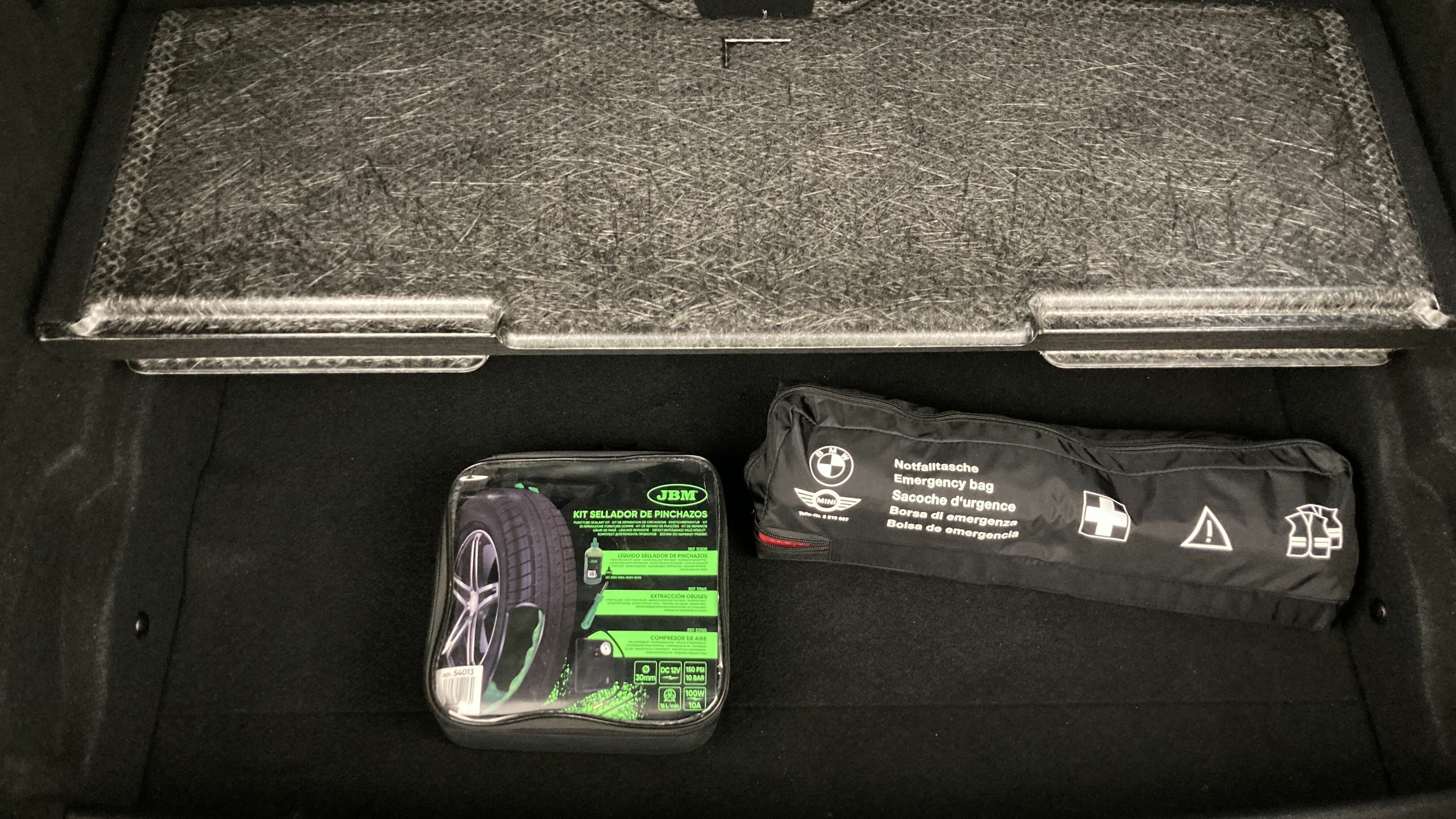 bmw serie 1 m sport colorvision 118I 136 STEPTRONIC 2024 skyscraper grau 24