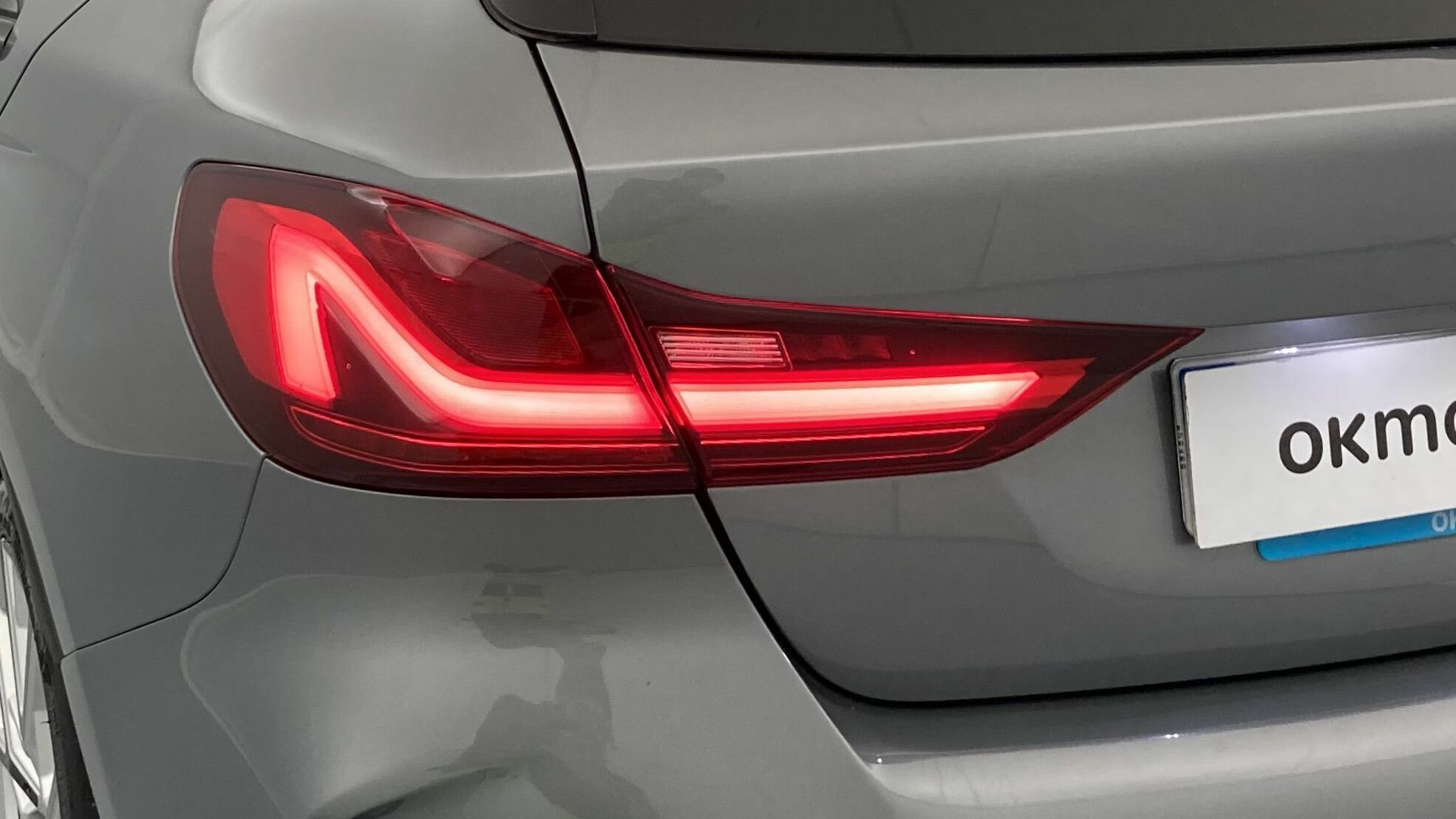 bmw serie 1 m sport colorvision 118I 136 STEPTRONIC 2024 skyscraper grau 31