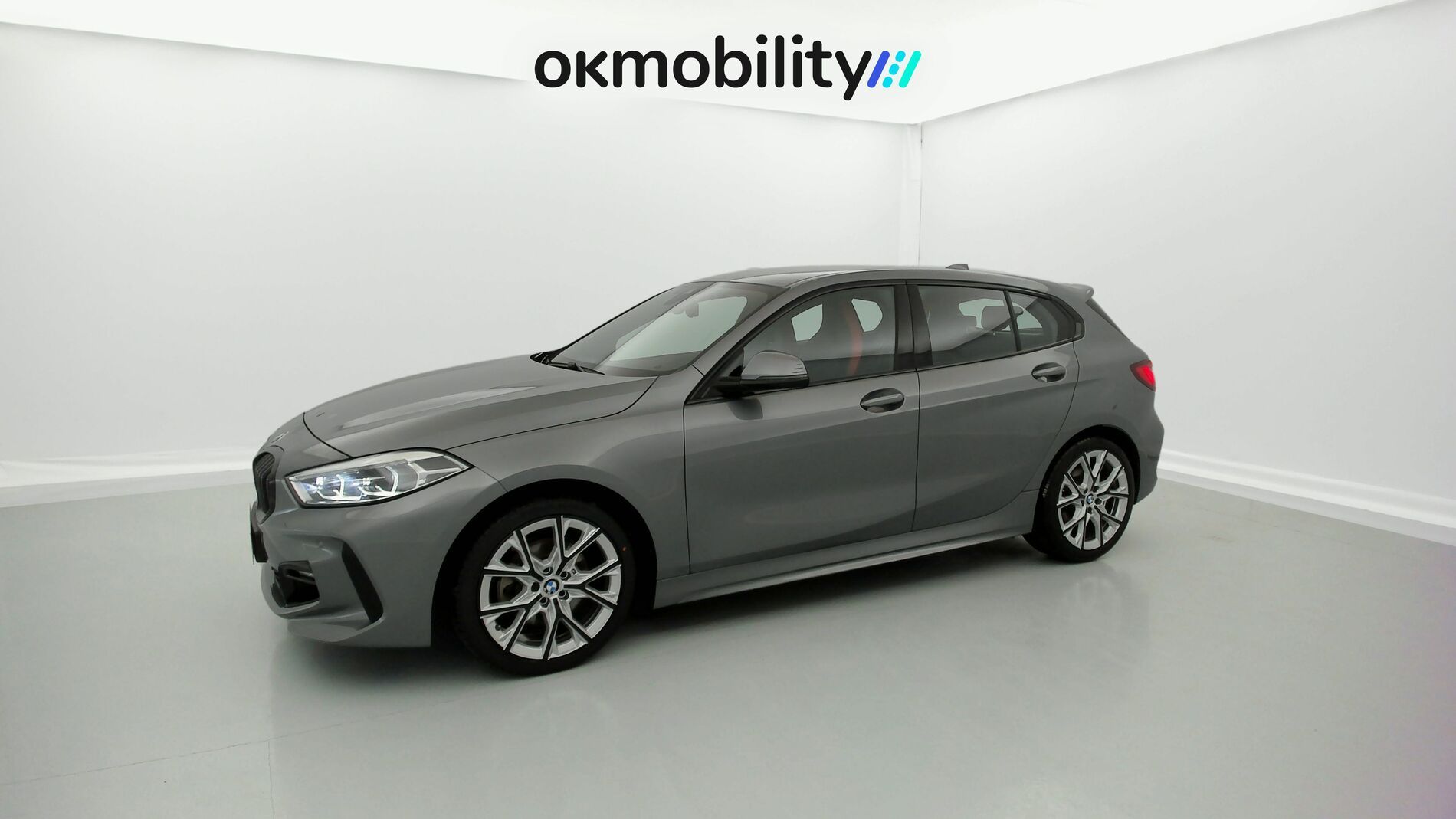 bmw serie 1 m sport colorvision 118I 136 STEPTRONIC 2024 skyscraper grau 5