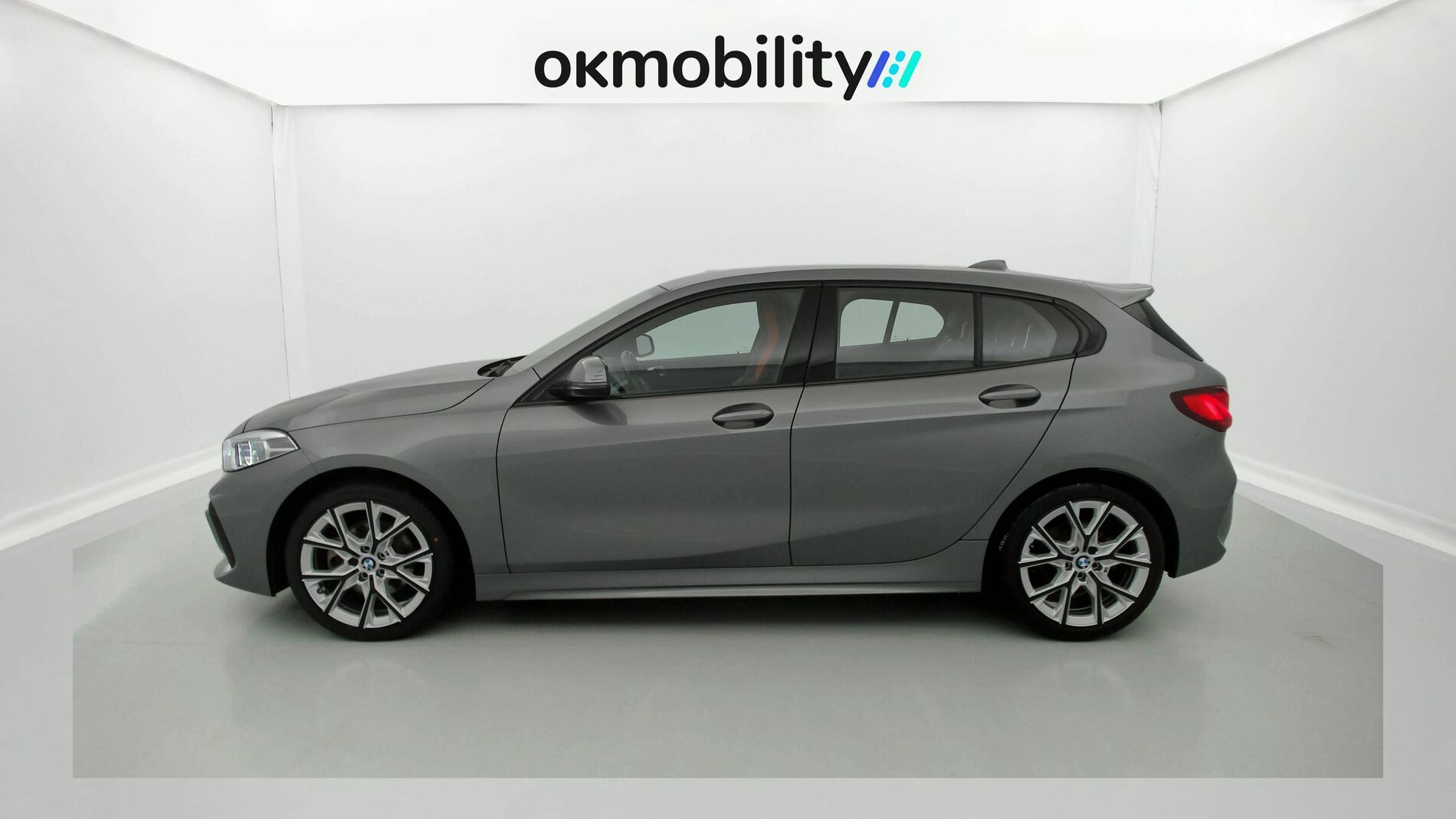 bmw serie 1 m sport colorvision 118I 136 STEPTRONIC 2024 skyscraper grau 8