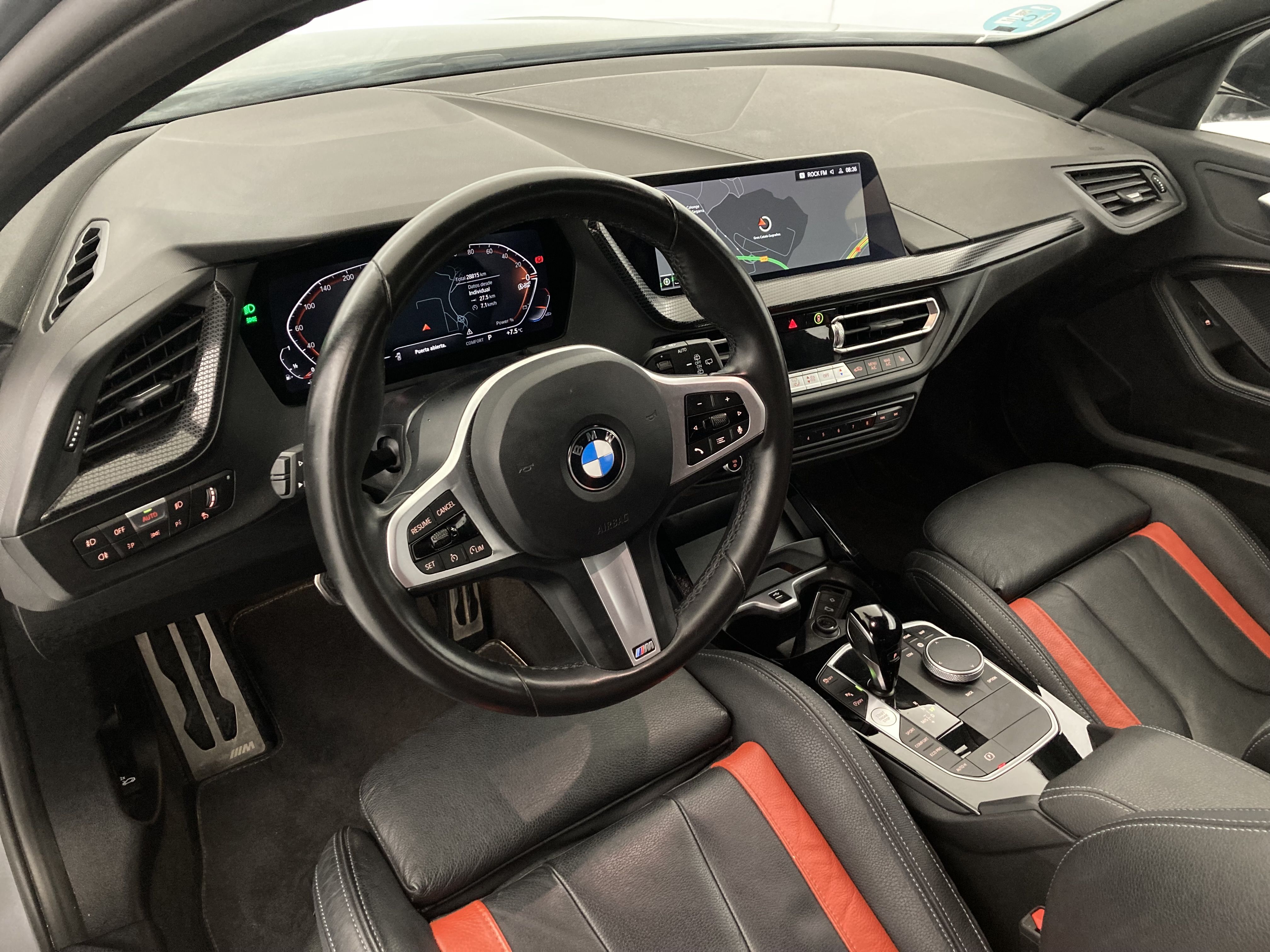 bmw serie 1 m sport colorvision 118I 136 STEPTRONIC 2024 skyscraper grau 20