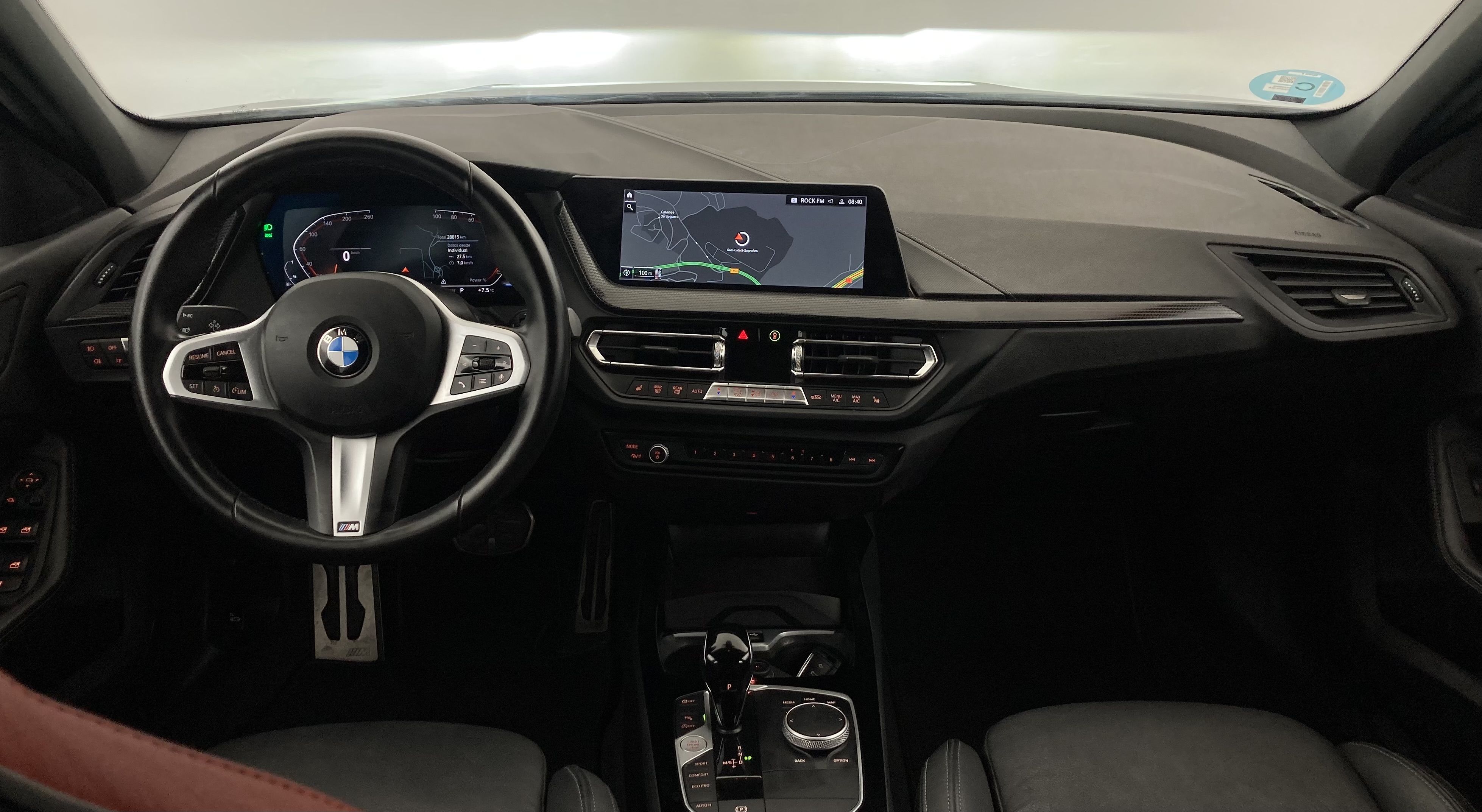 bmw serie 1 m sport colorvision 118I 136 STEPTRONIC 2024 skyscraper grau 30