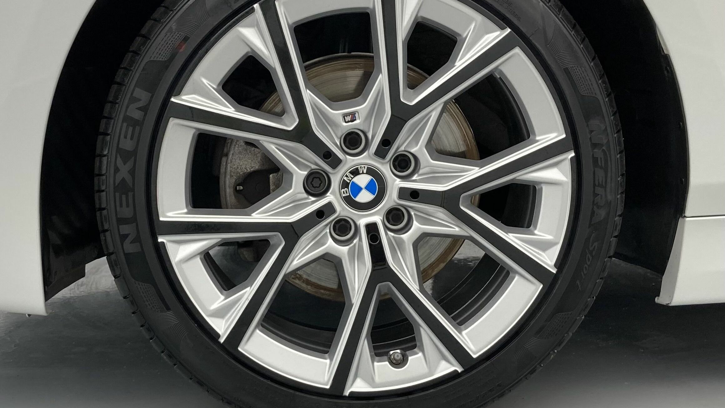 bmw serie 1 m sport colorvision 118I 136 STEPTRONIC 2024 alpinweiss 28