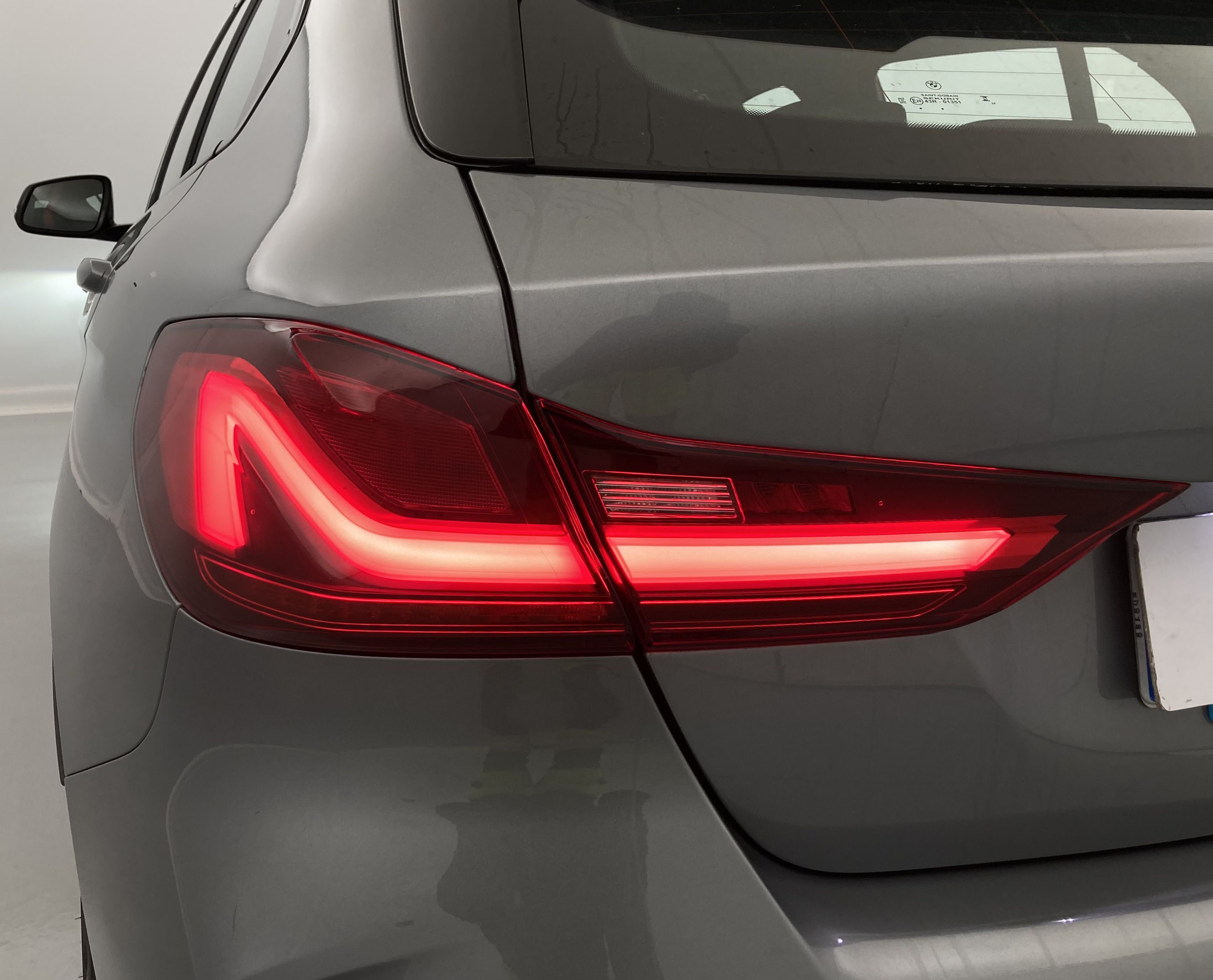 bmw serie 1 m sport colorvision 118I 136 STEPTRONIC 2024 skyscraper grau 24