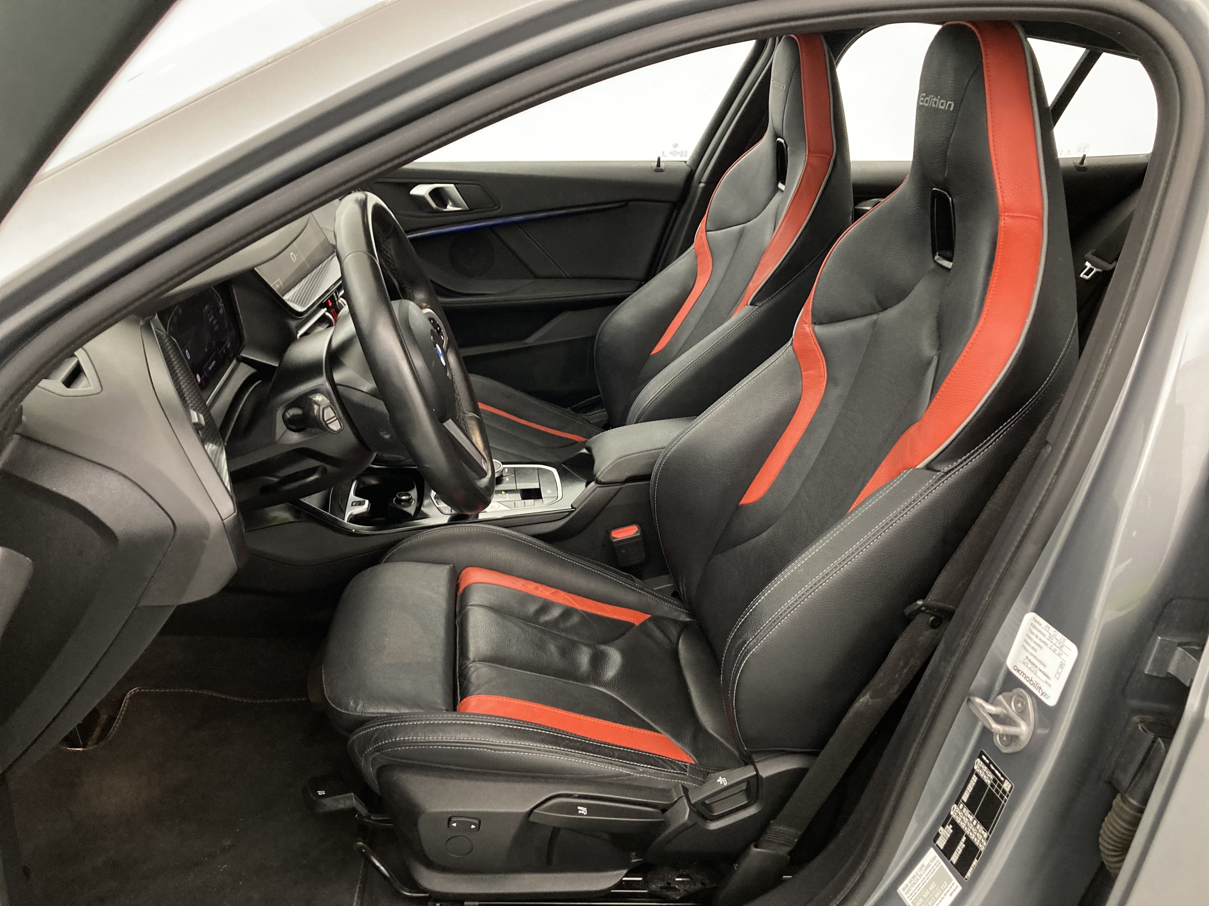 bmw serie 1 m sport colorvision 118I 136 STEPTRONIC 2024 skyscraper grau 25