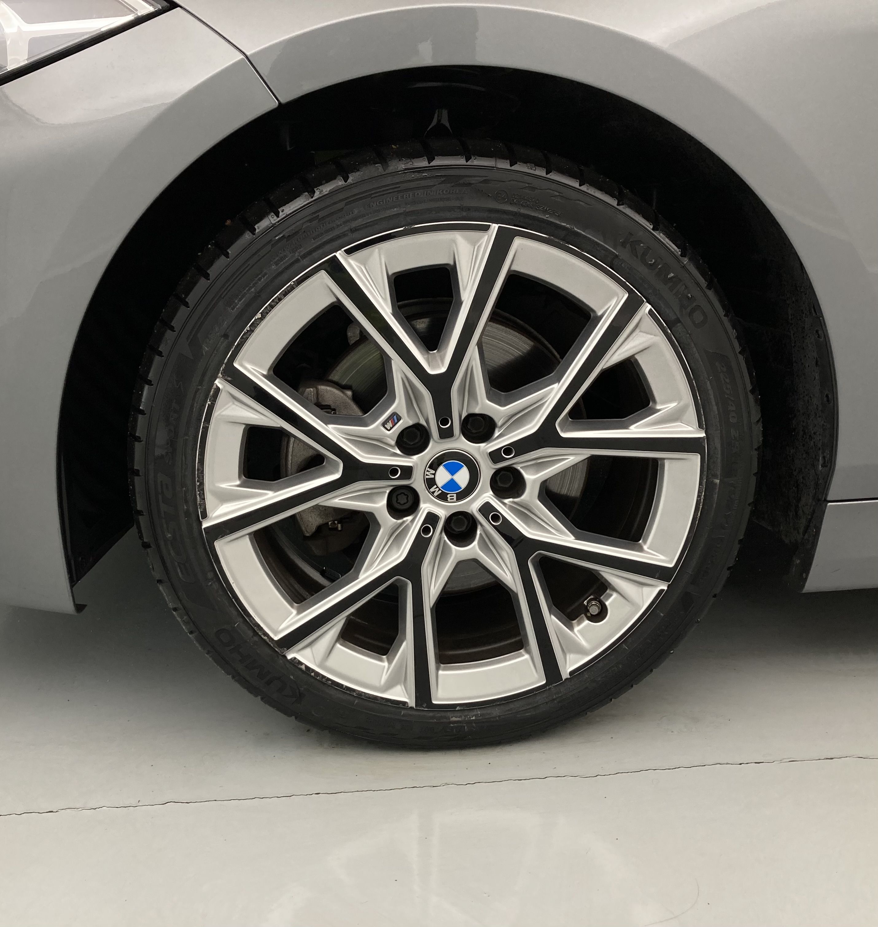 bmw serie 1 m sport colorvision 118I 136 STEPTRONIC 2024 skyscraper grau 29
