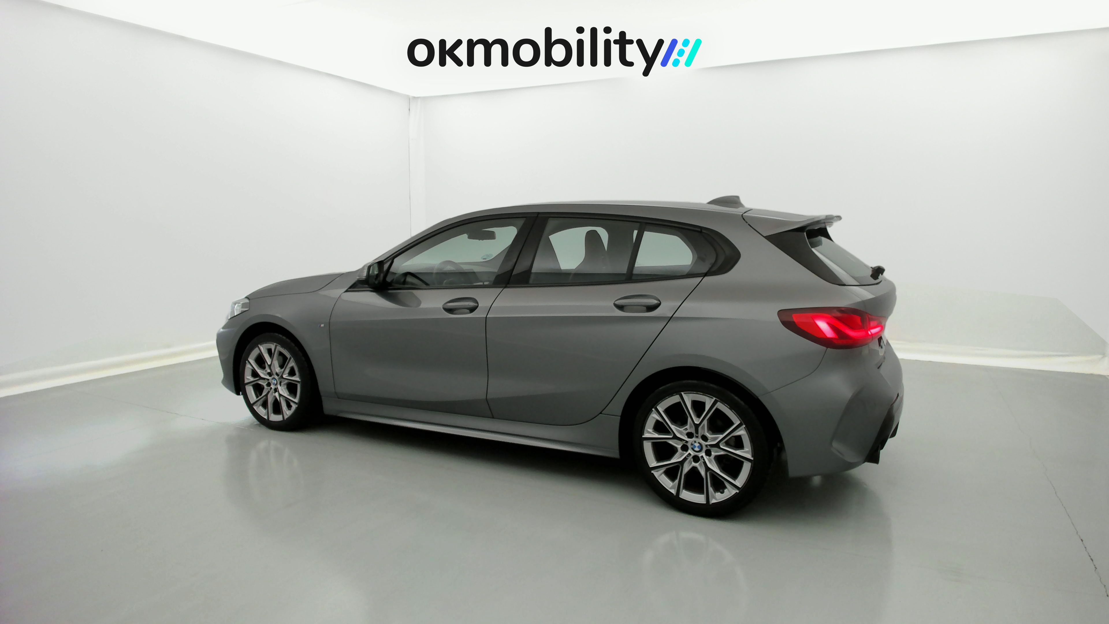 bmw serie 1 m sport colorvision 118I 136 STEPTRONIC 2024 skyscraper grau 8